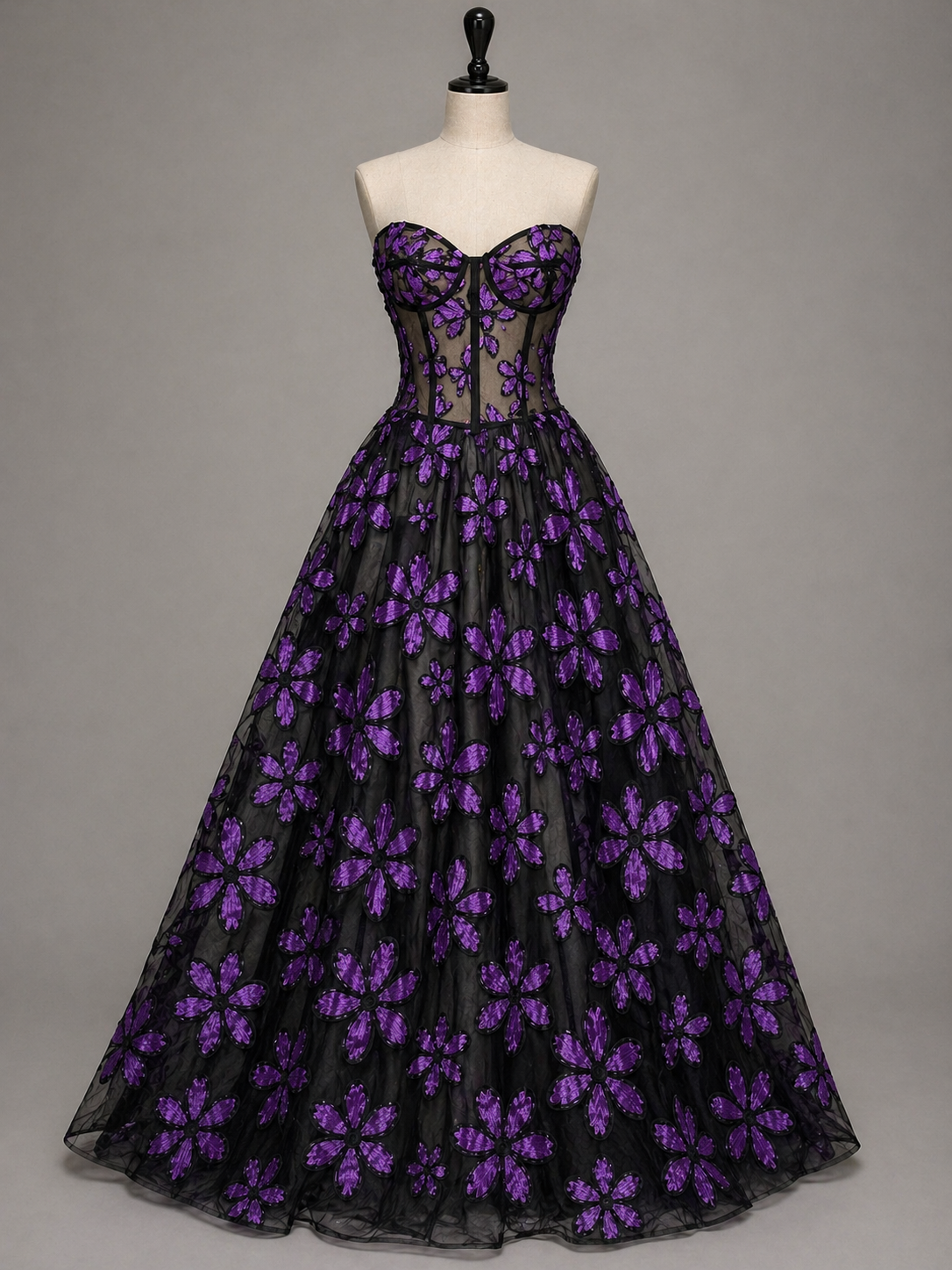 Broderie Tull Cu Aplicatii