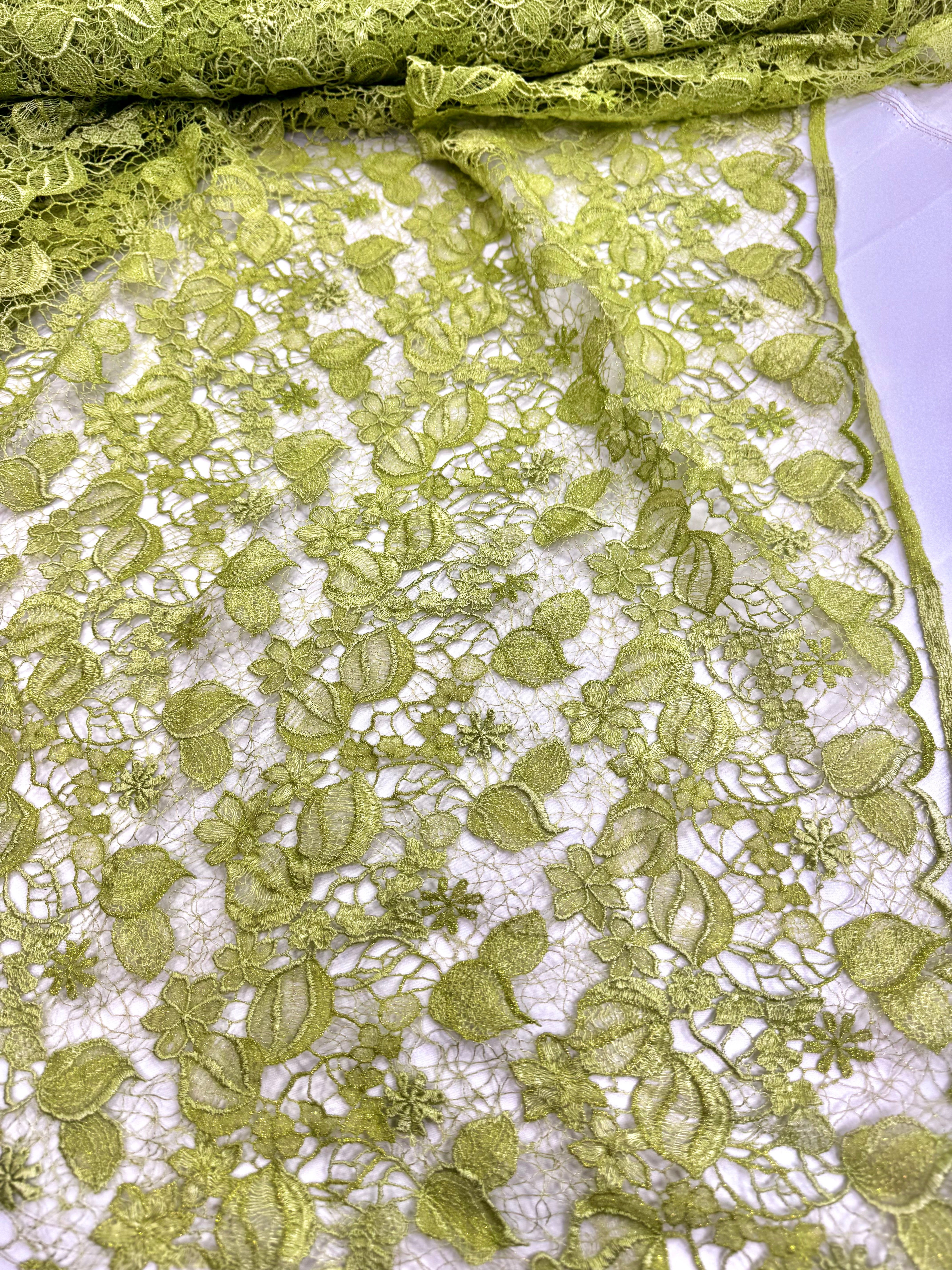 Broderie cu fir lurex