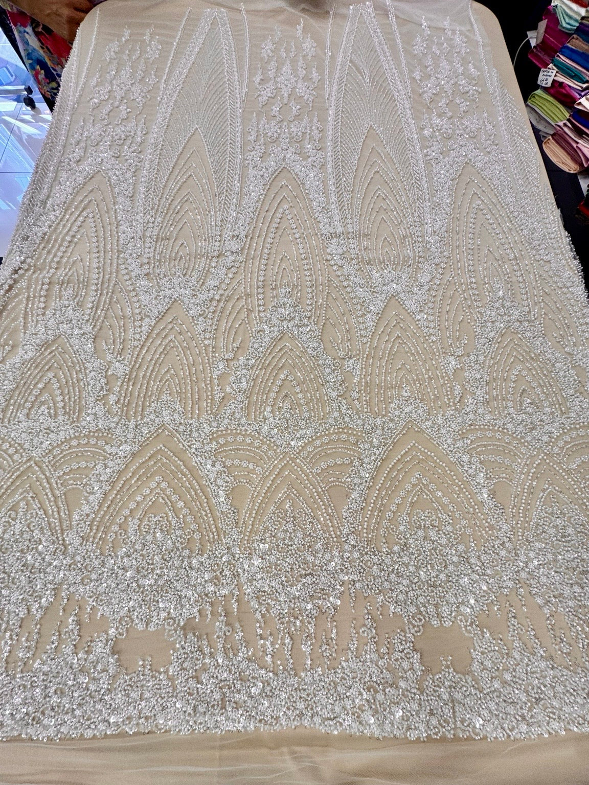 Broderie Pe Tull Cu Margele