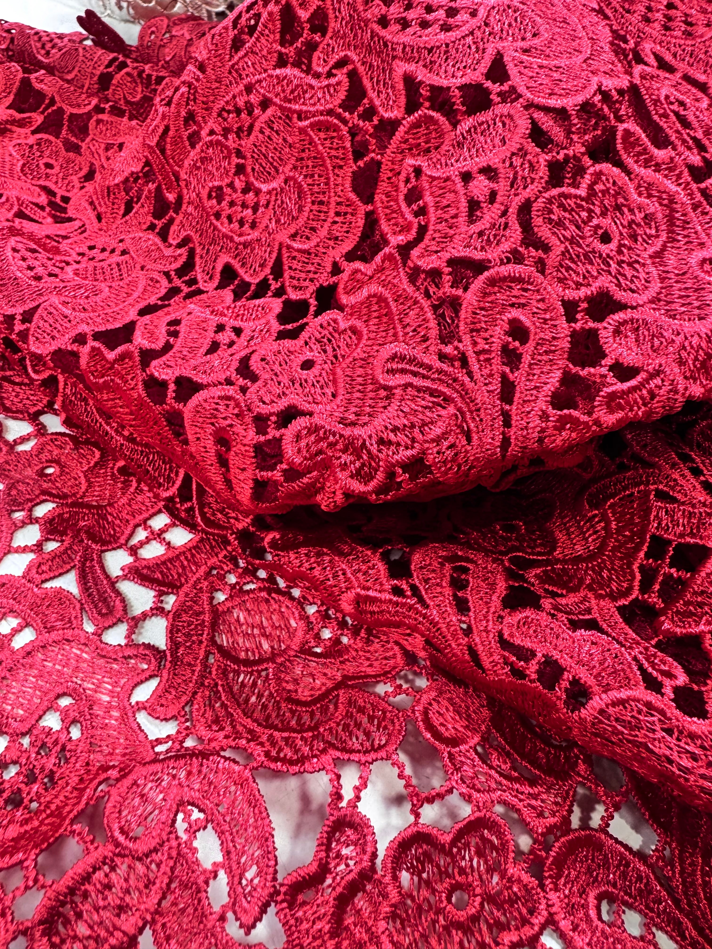 Broderie Sparta, Trandafiriu