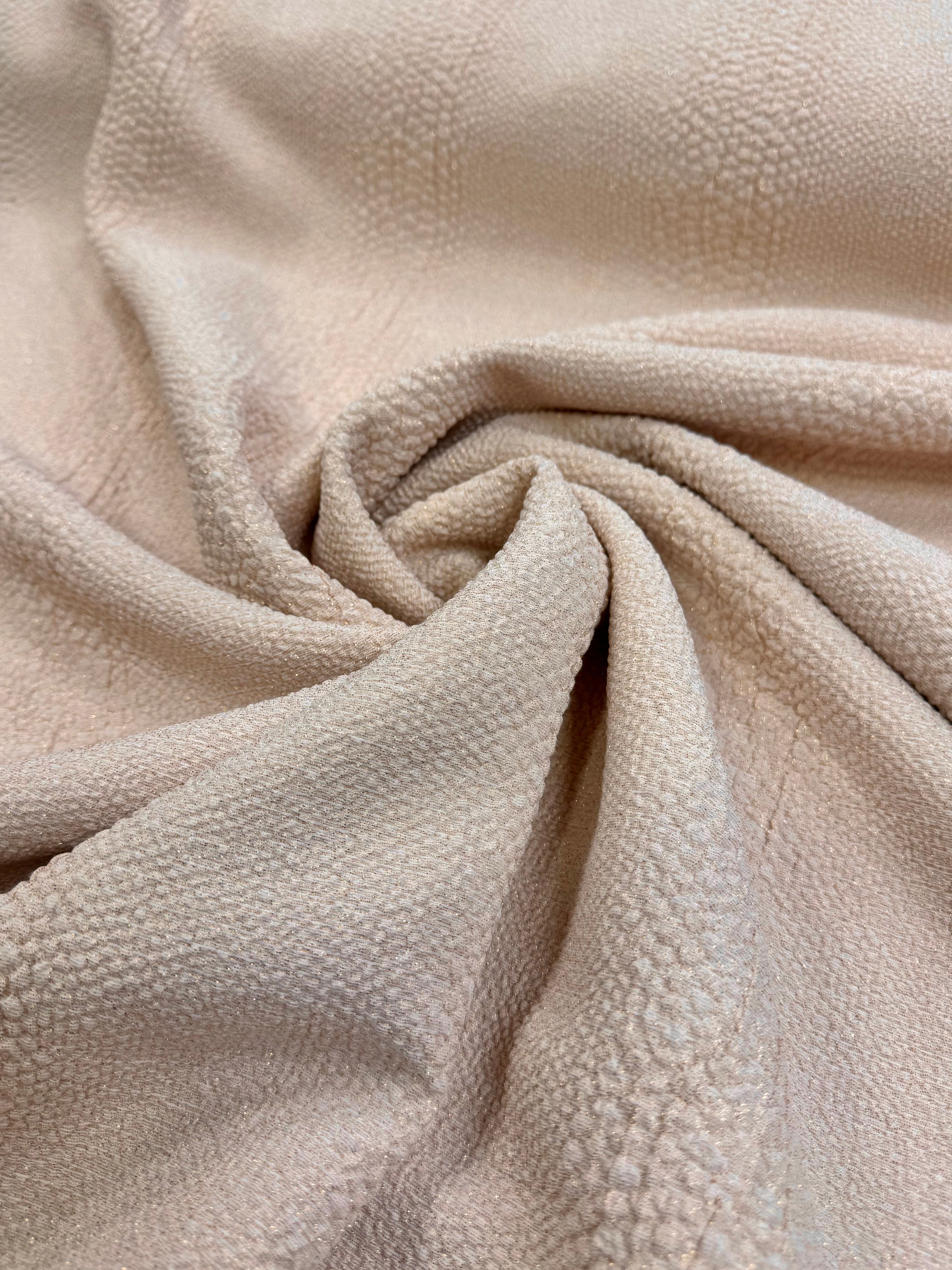 Brocard elastic cu fir lurex auriu