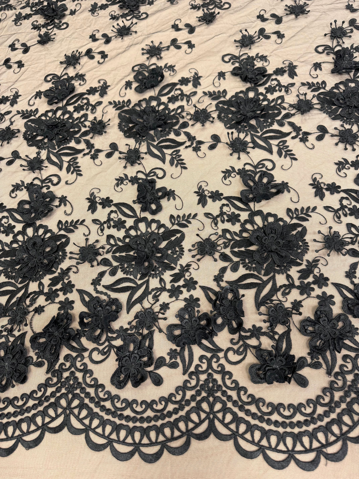Broderie 3D Pe Tull, Negru