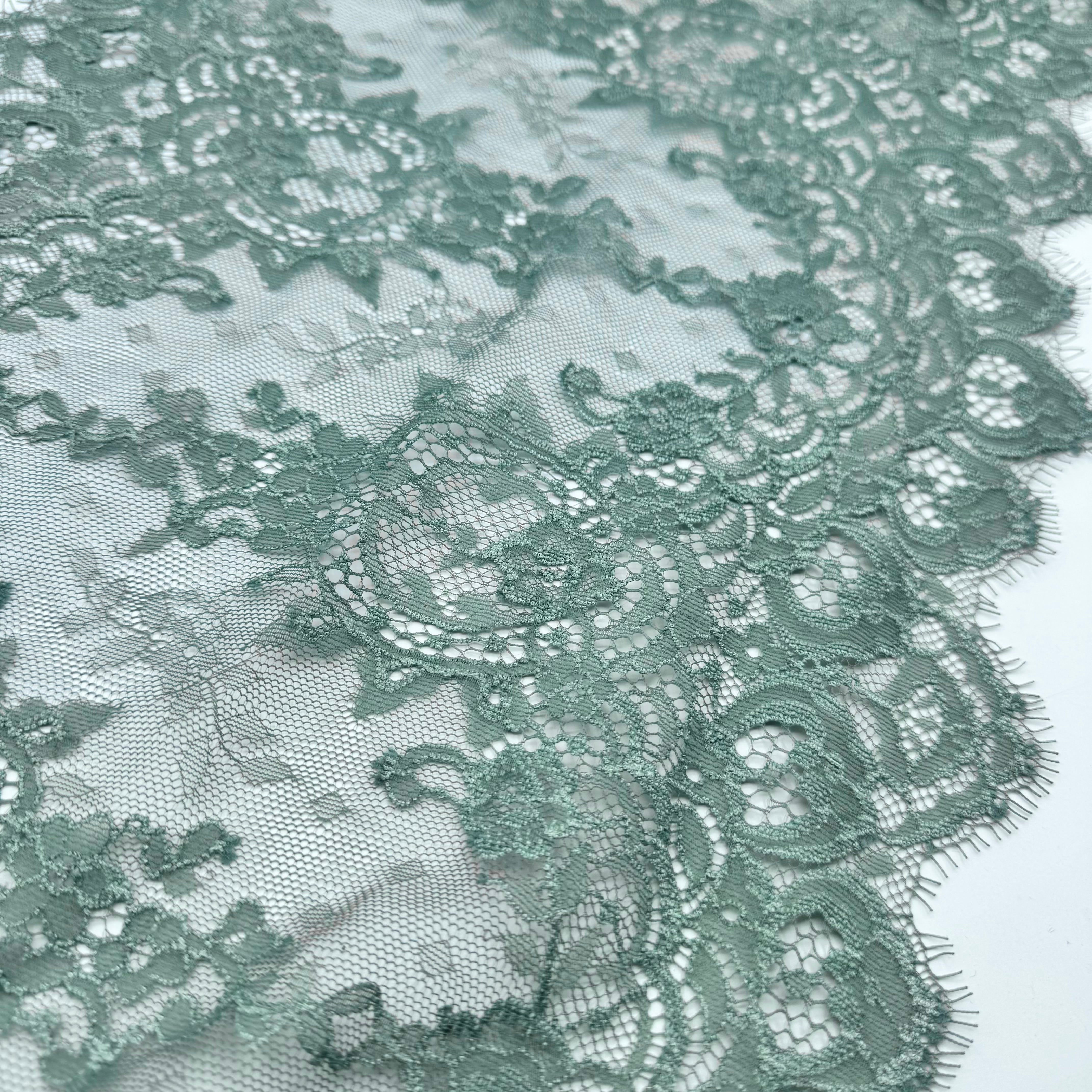 Dantela Chantilly 33cm, Verde