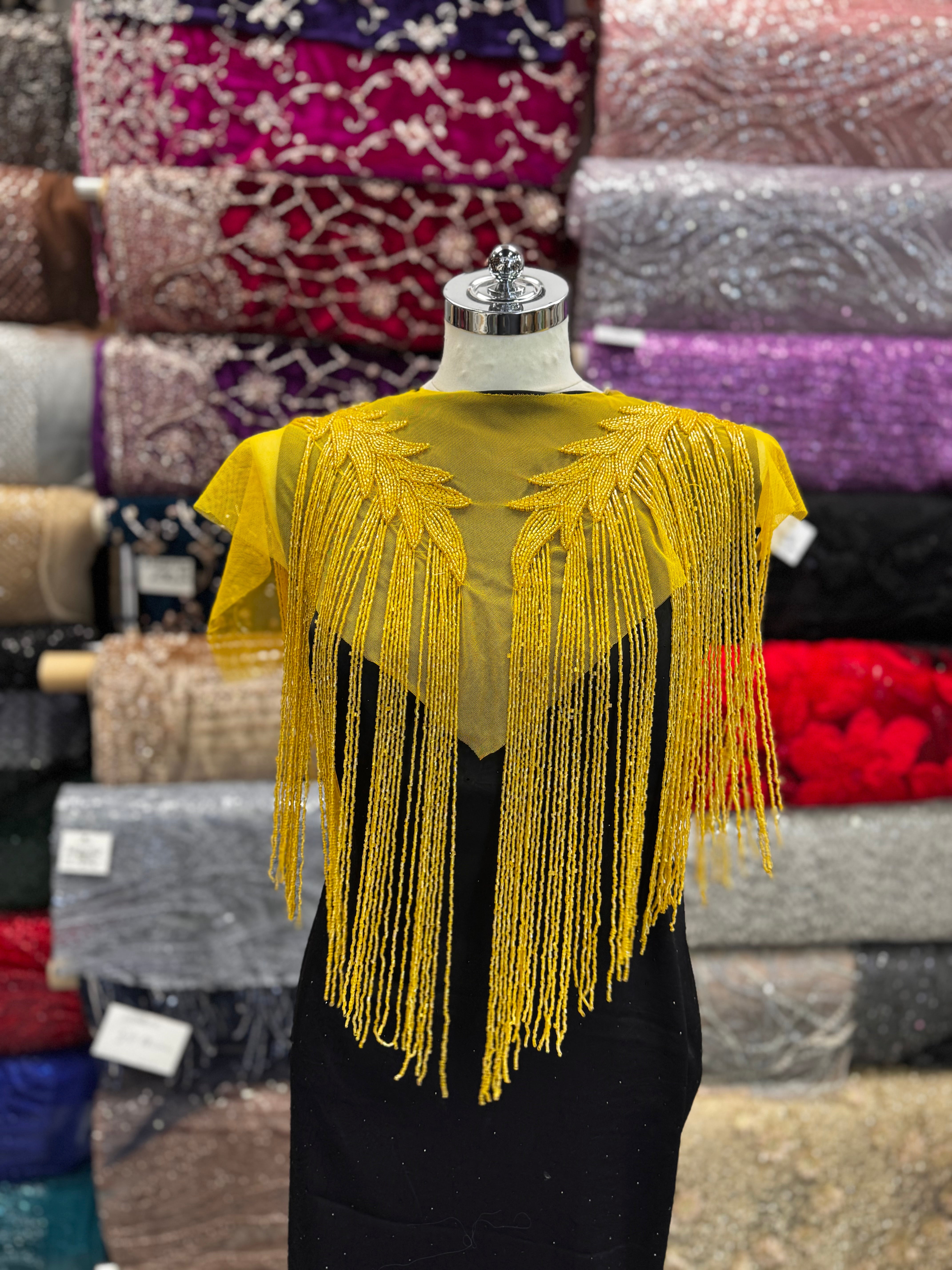 Aplicație bust cu franjuri Galben