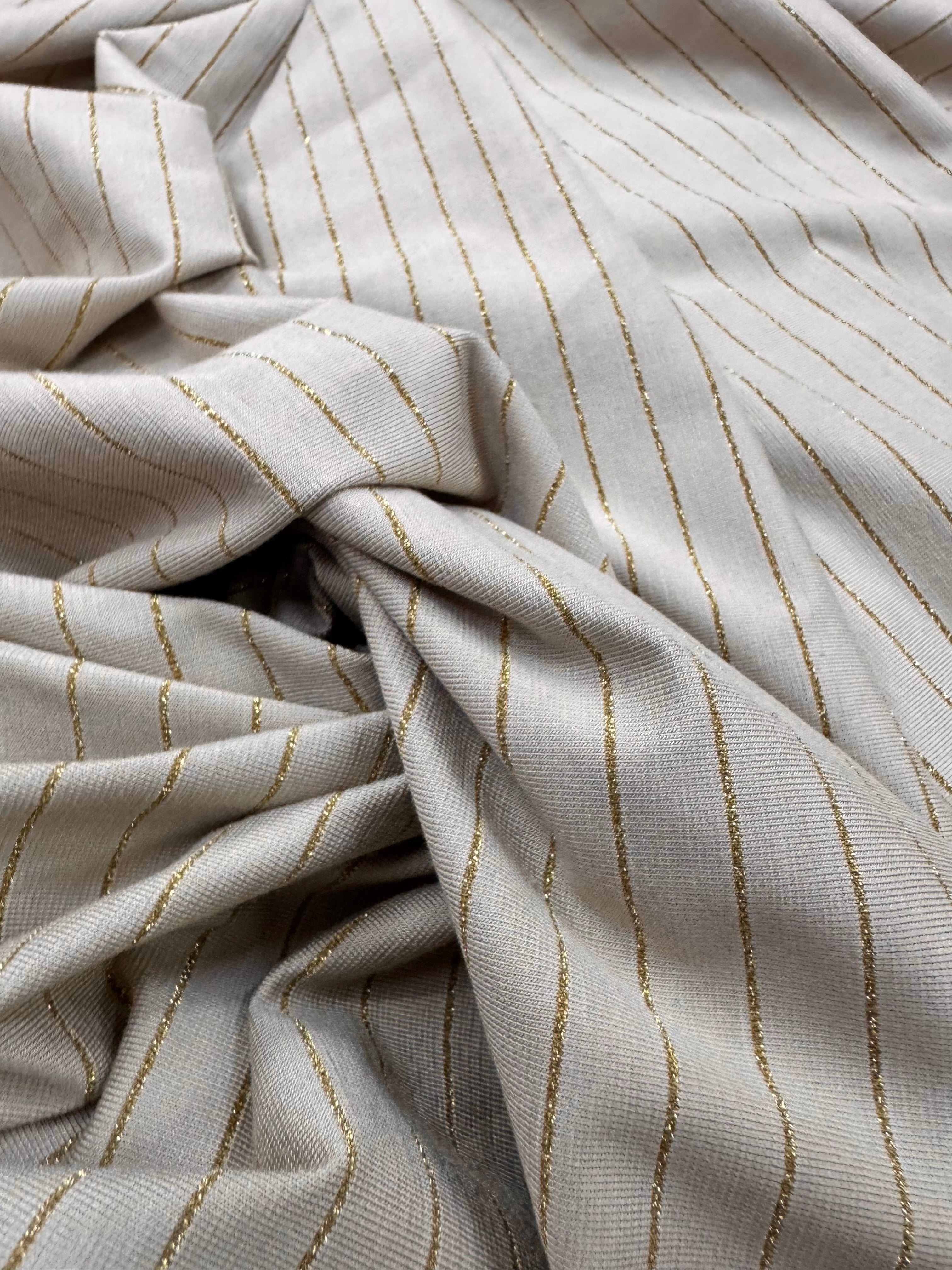 Jerse De Vascoza Bej Cu Fir Lurex Auriu