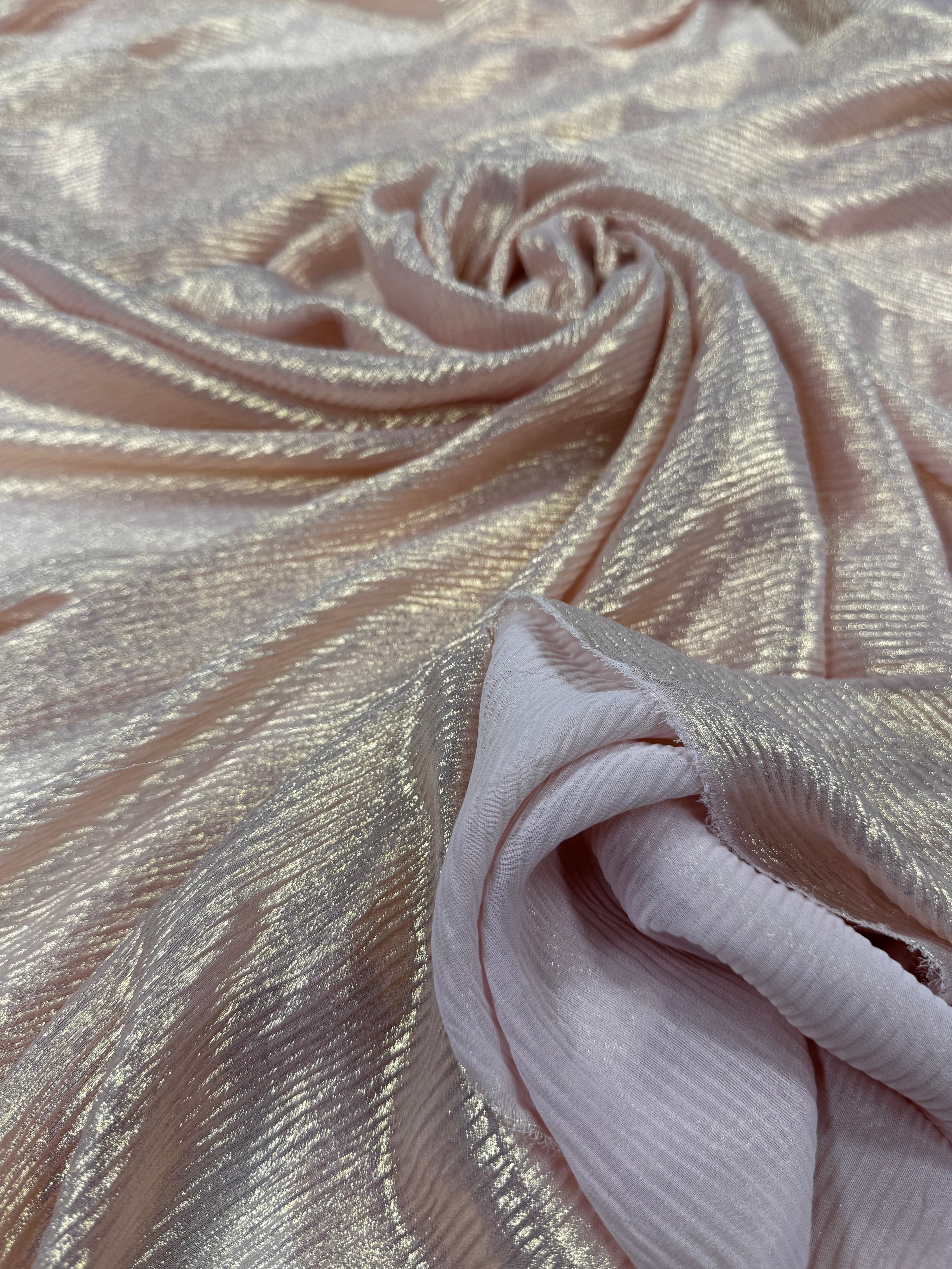 Voal Fin Creponat Metalizat Roz