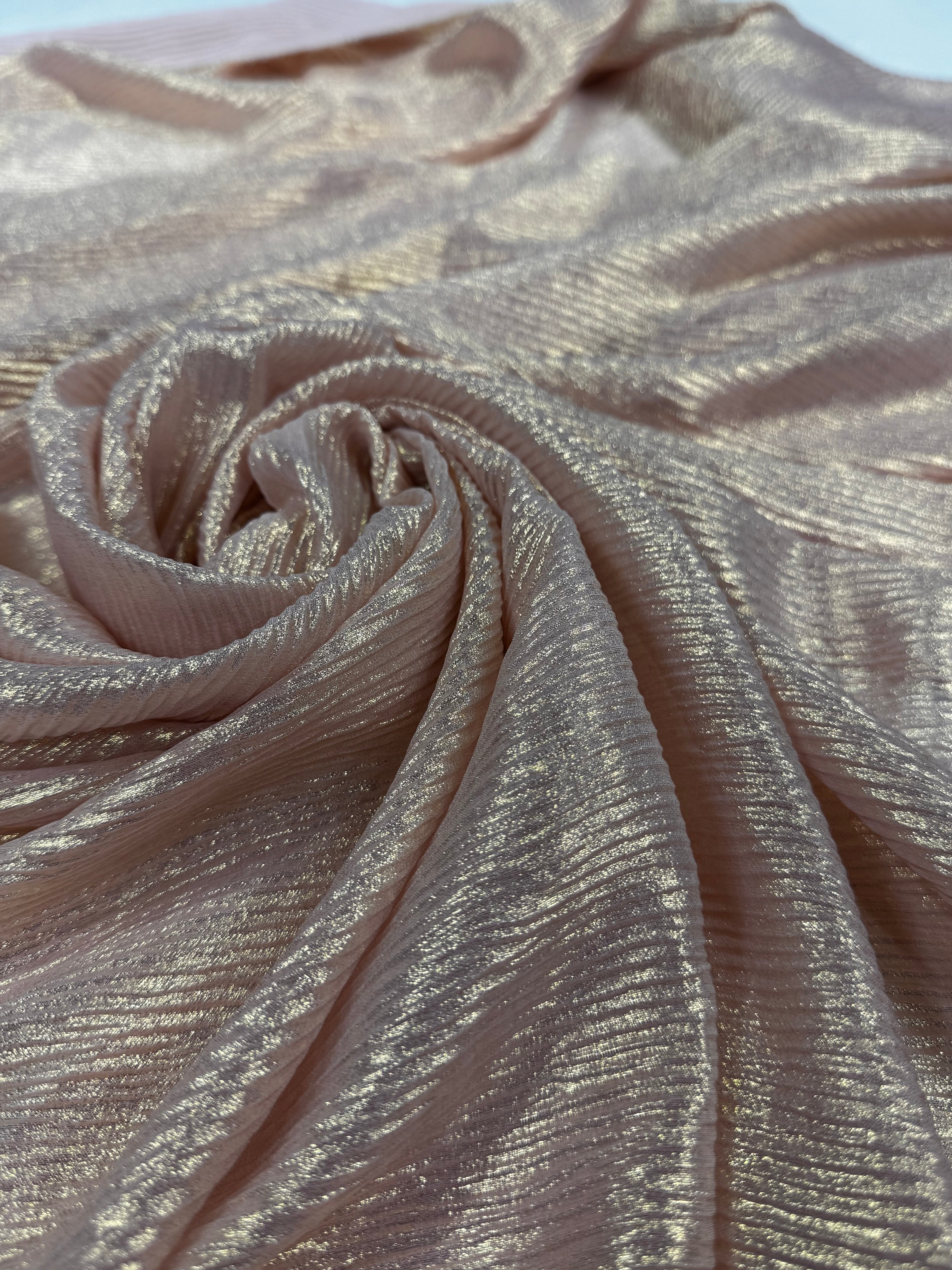 Voal Fin Creponat Metalizat Roz