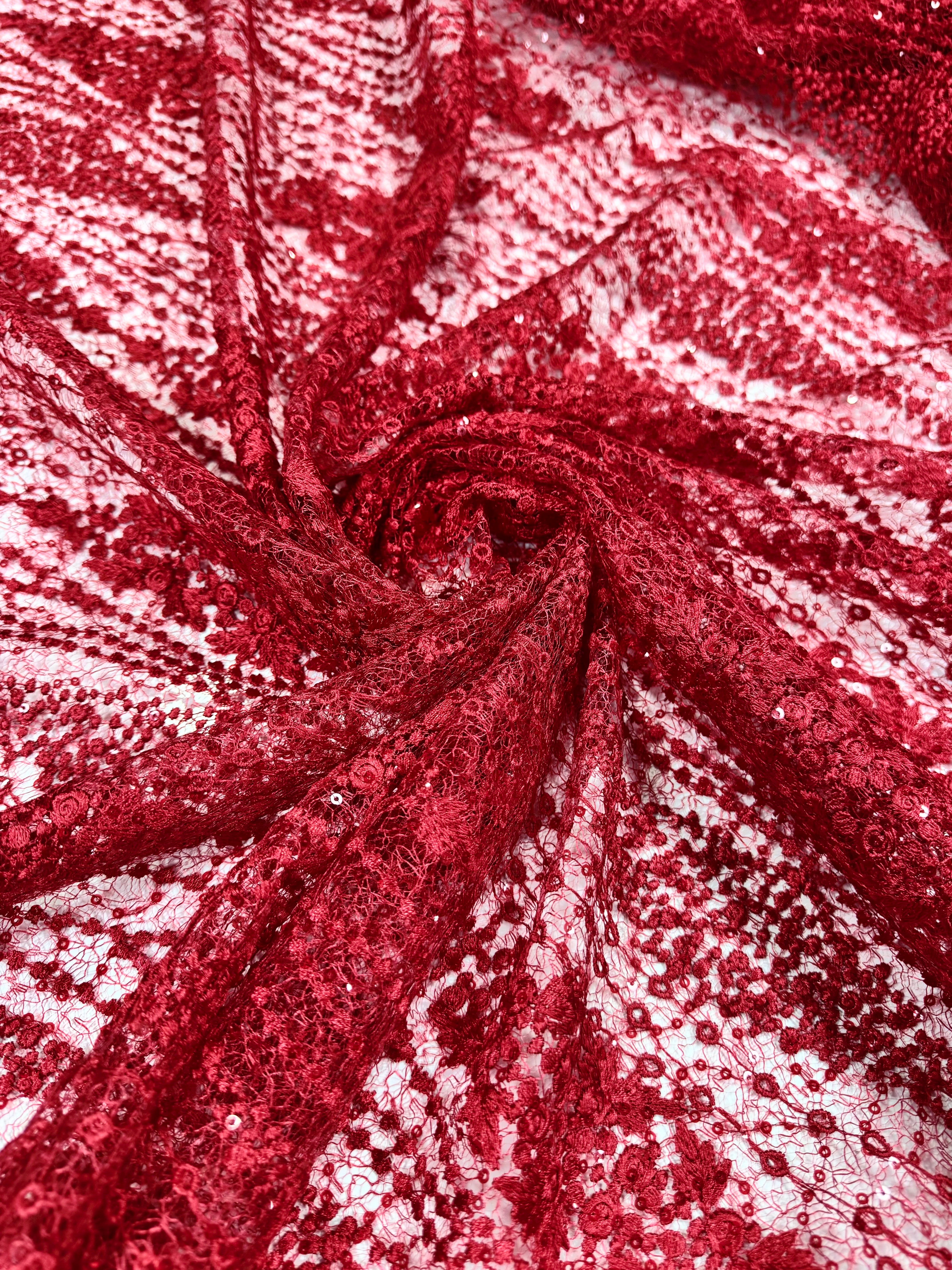 Broderie Cu Insertie De Paiete Fine, Rosu