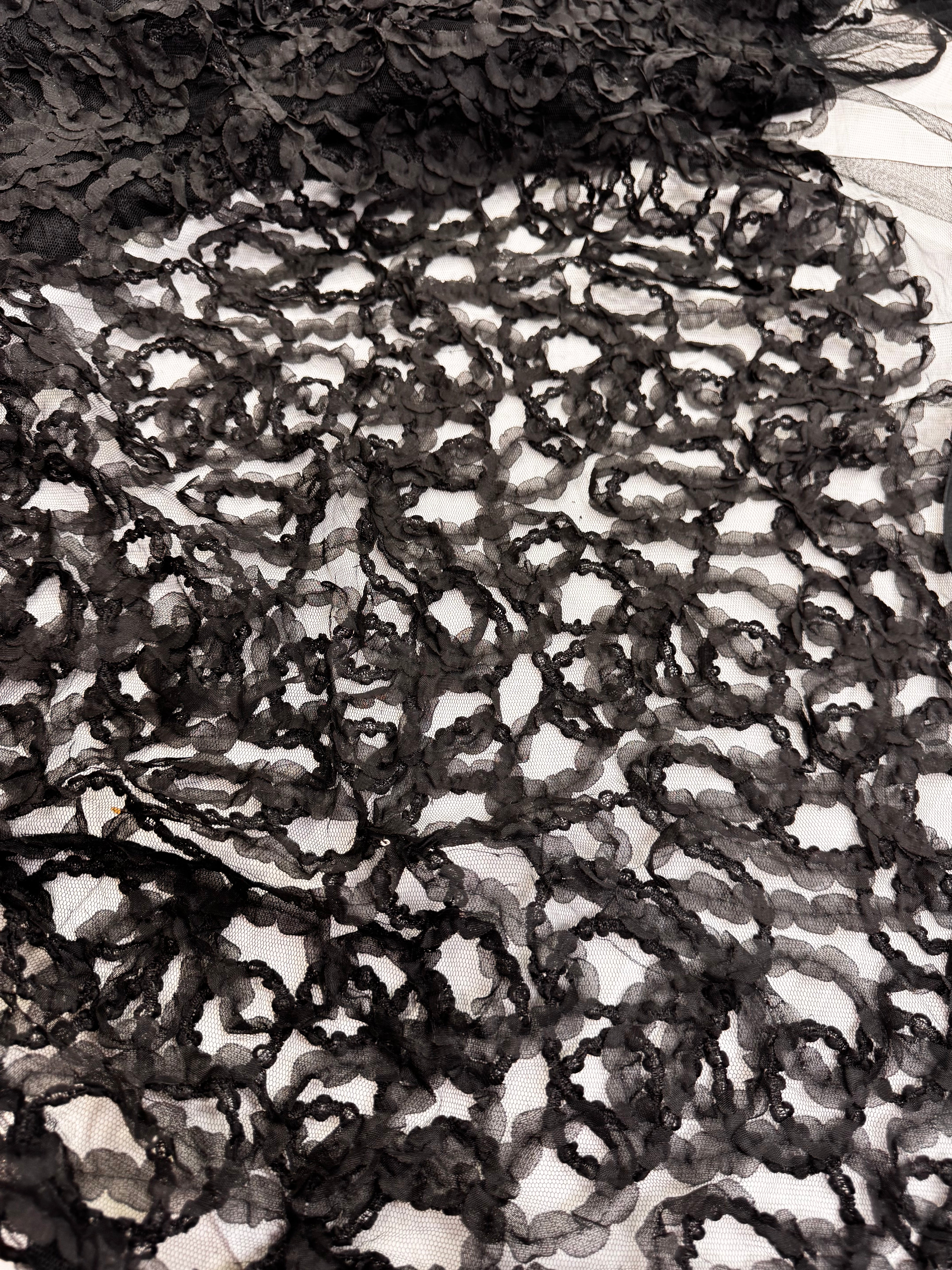 Tull Cu Aplicatii, Negru