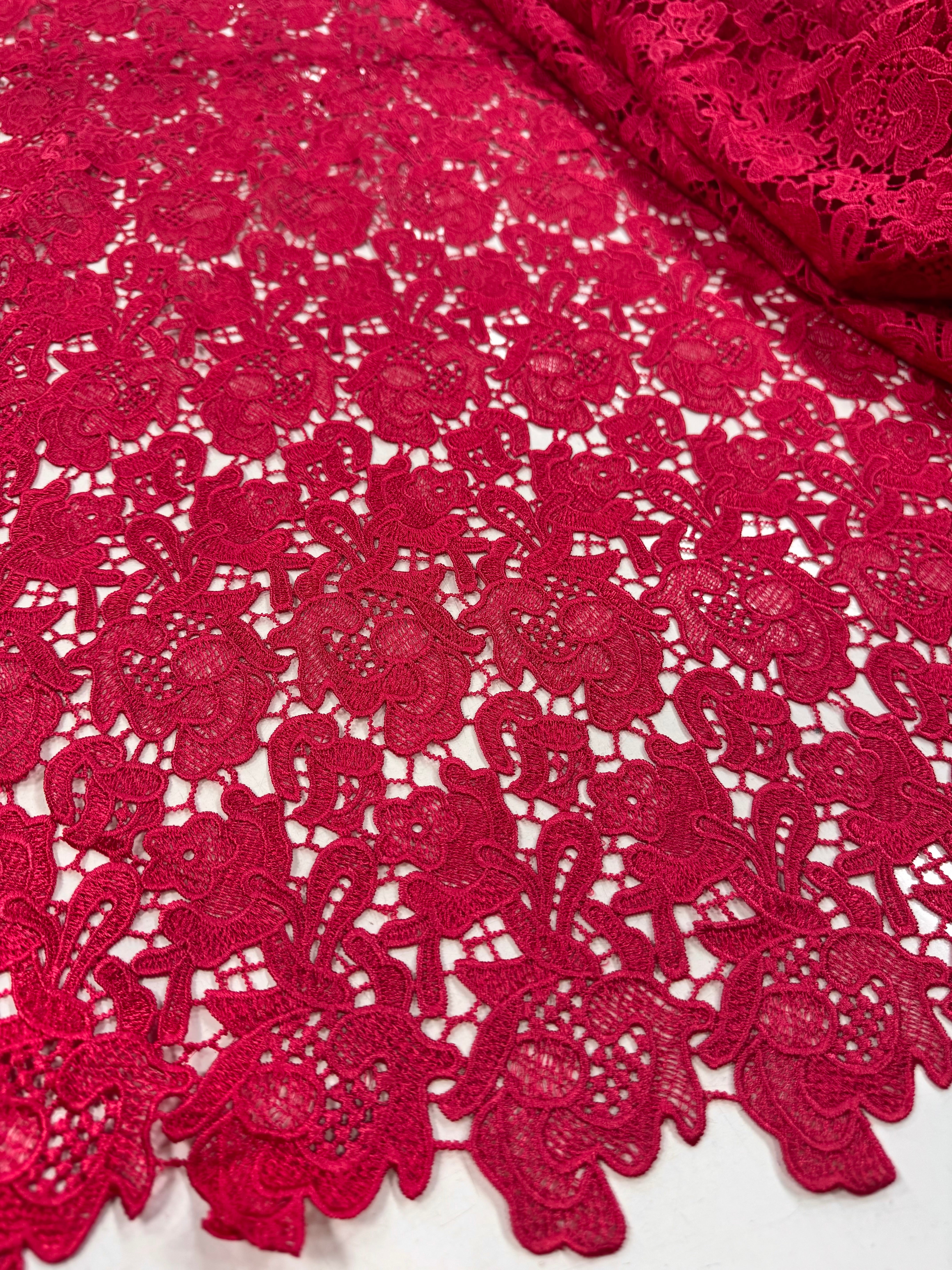 Broderie Sparta, Trandafiriu