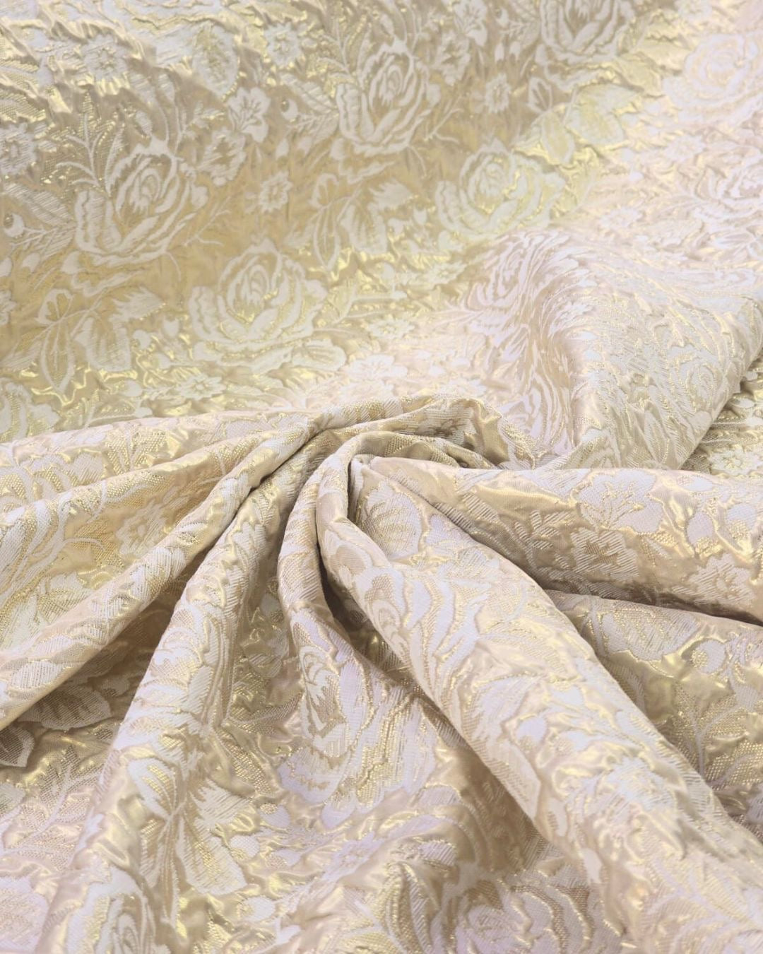 Brocard cu două fete Ivoire cu auriu