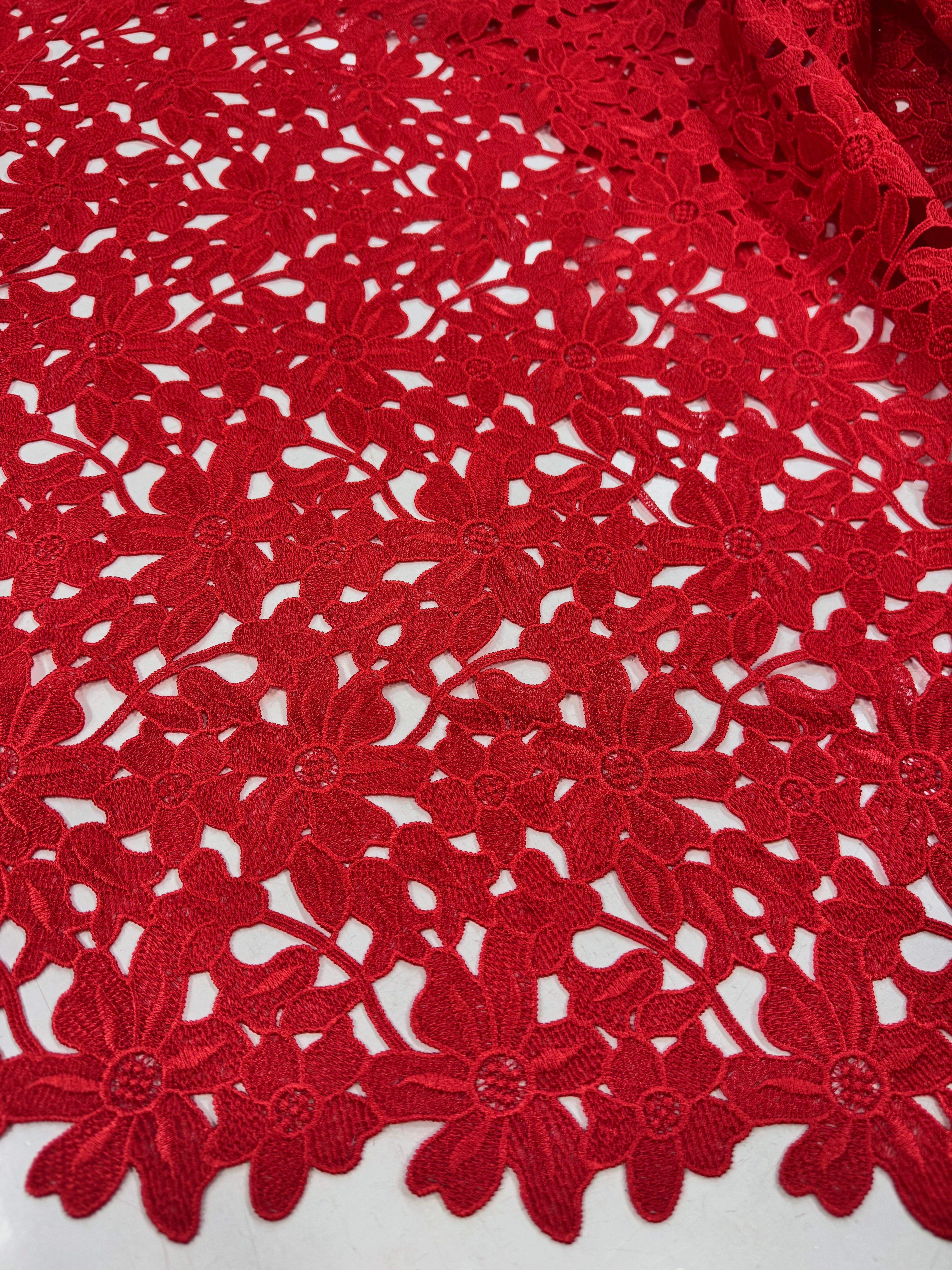 Broderie Sparta, Rosu