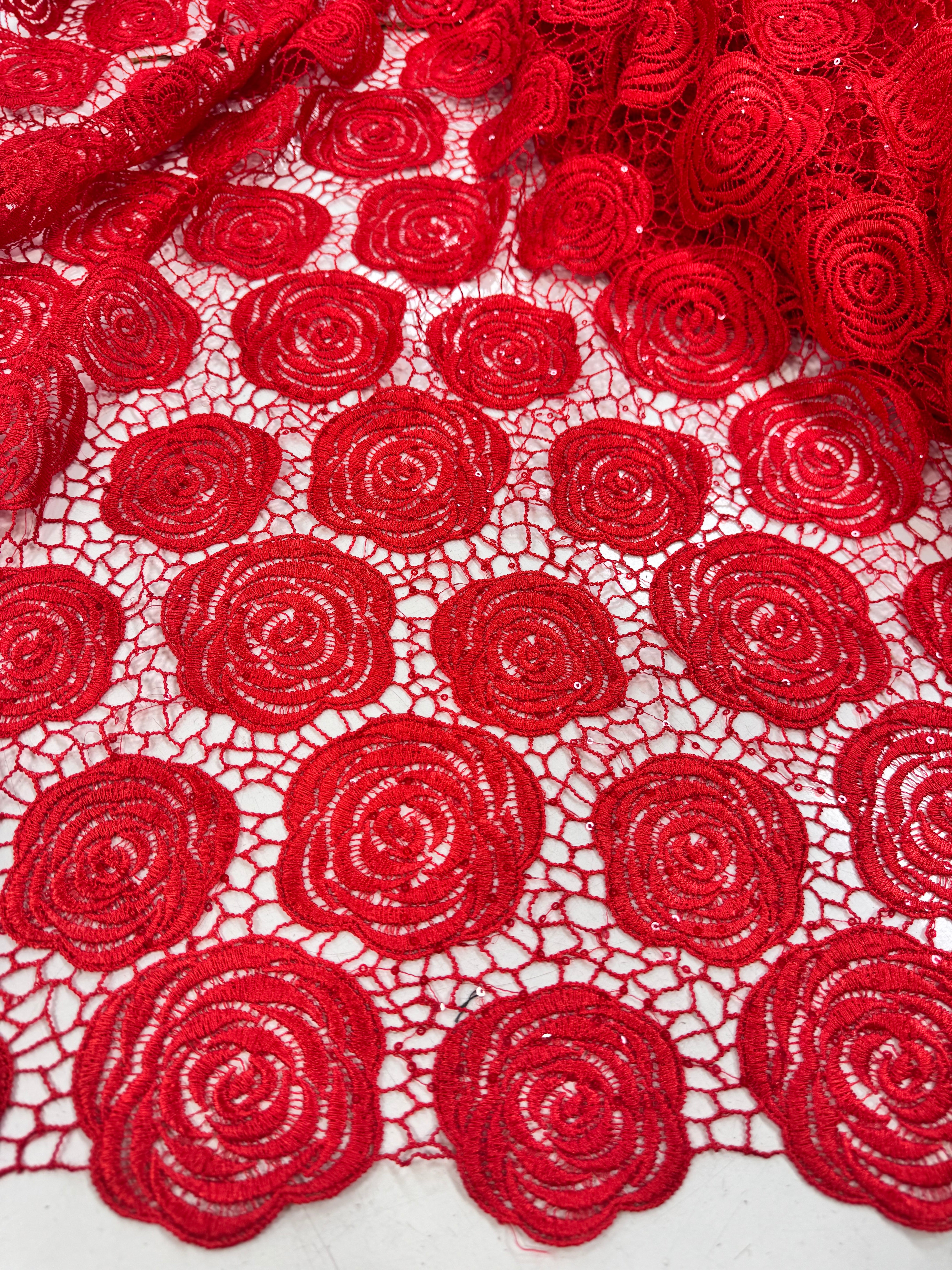 Broderie Sparta, Rosu