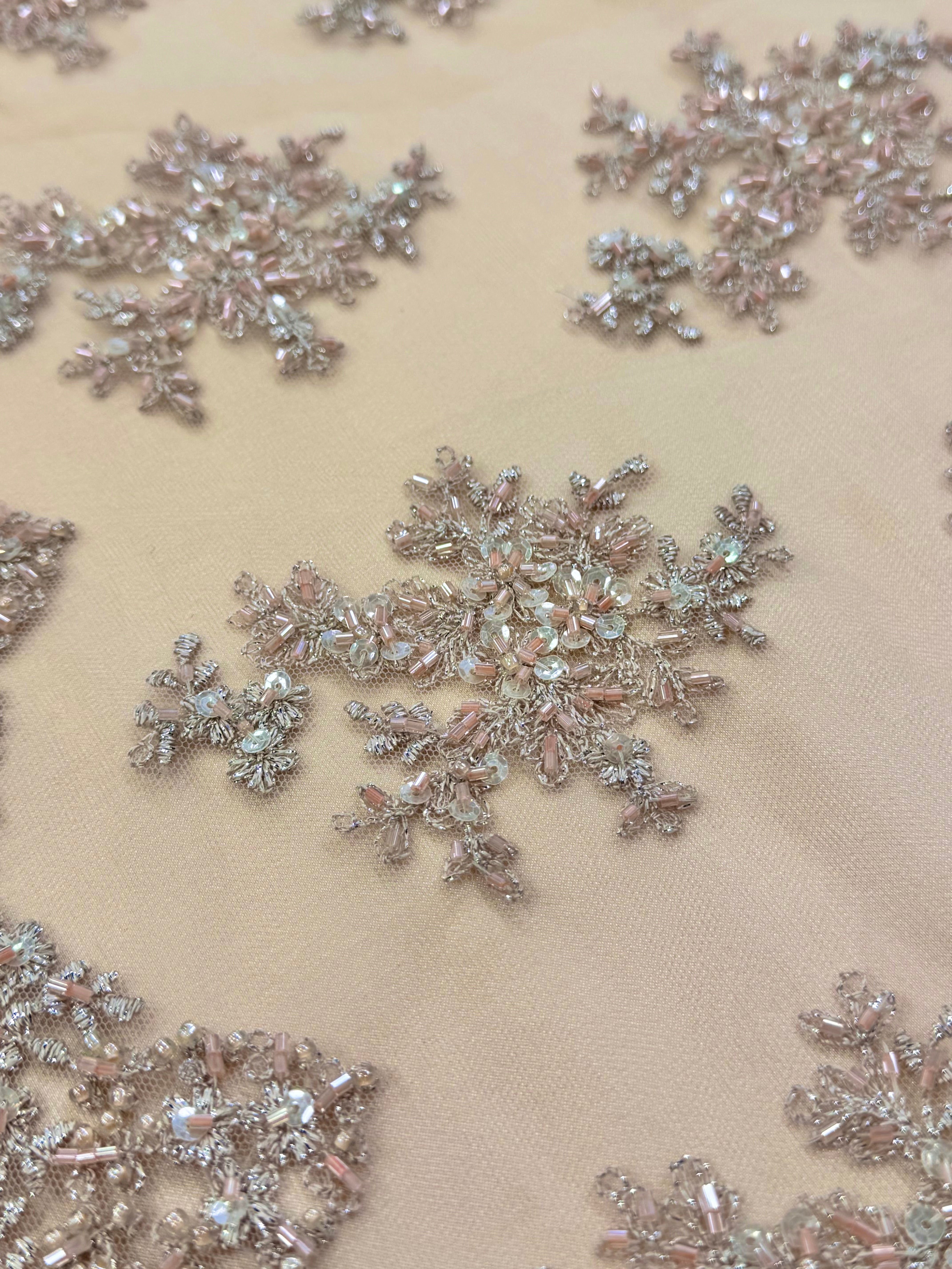 Broderie Pe Tull Crem Cu Margele Somon