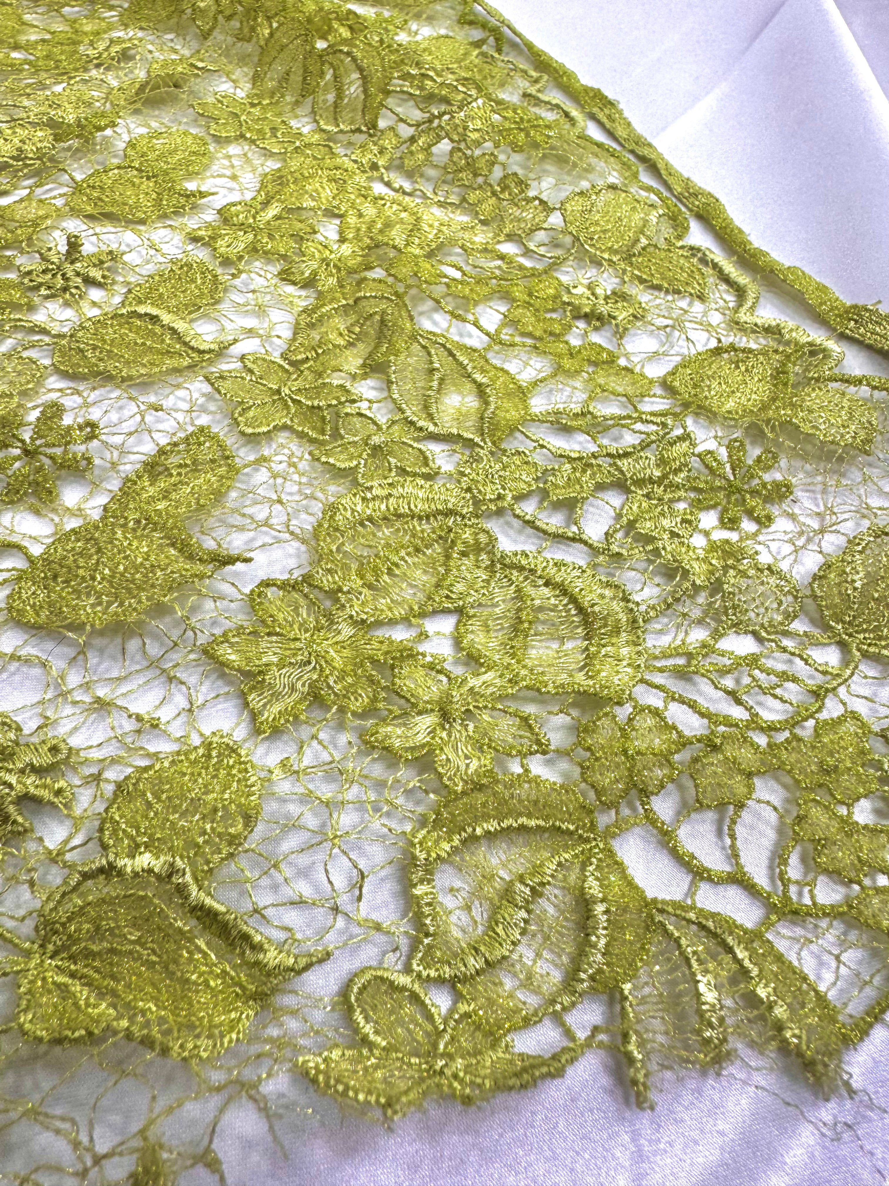 Broderie cu fir lurex