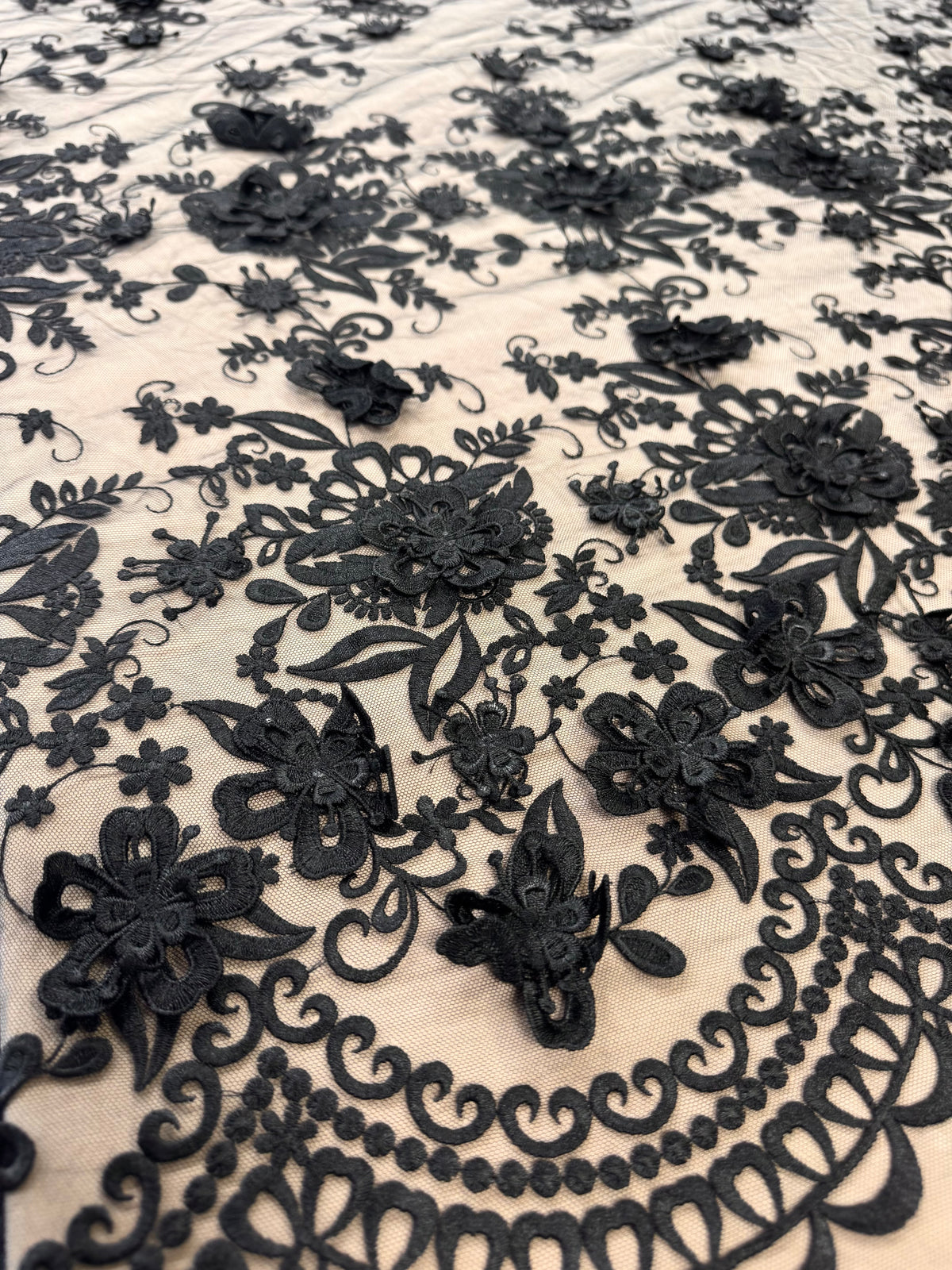 Broderie 3D Pe Tull, Negru