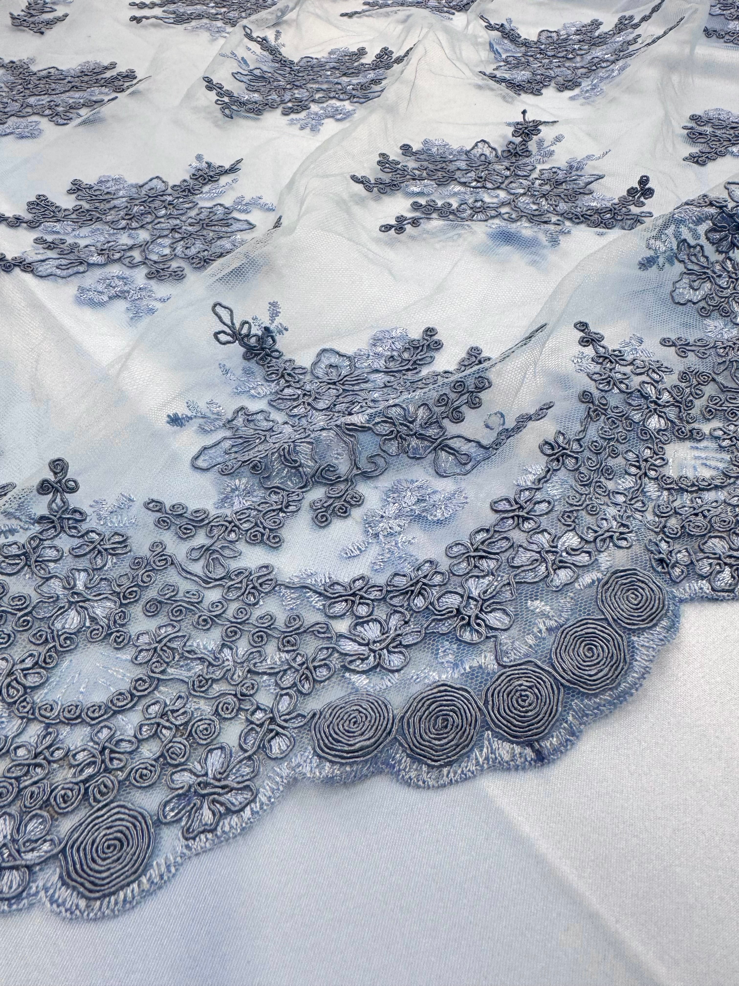 Broderie Pe Tull Bleu Gri