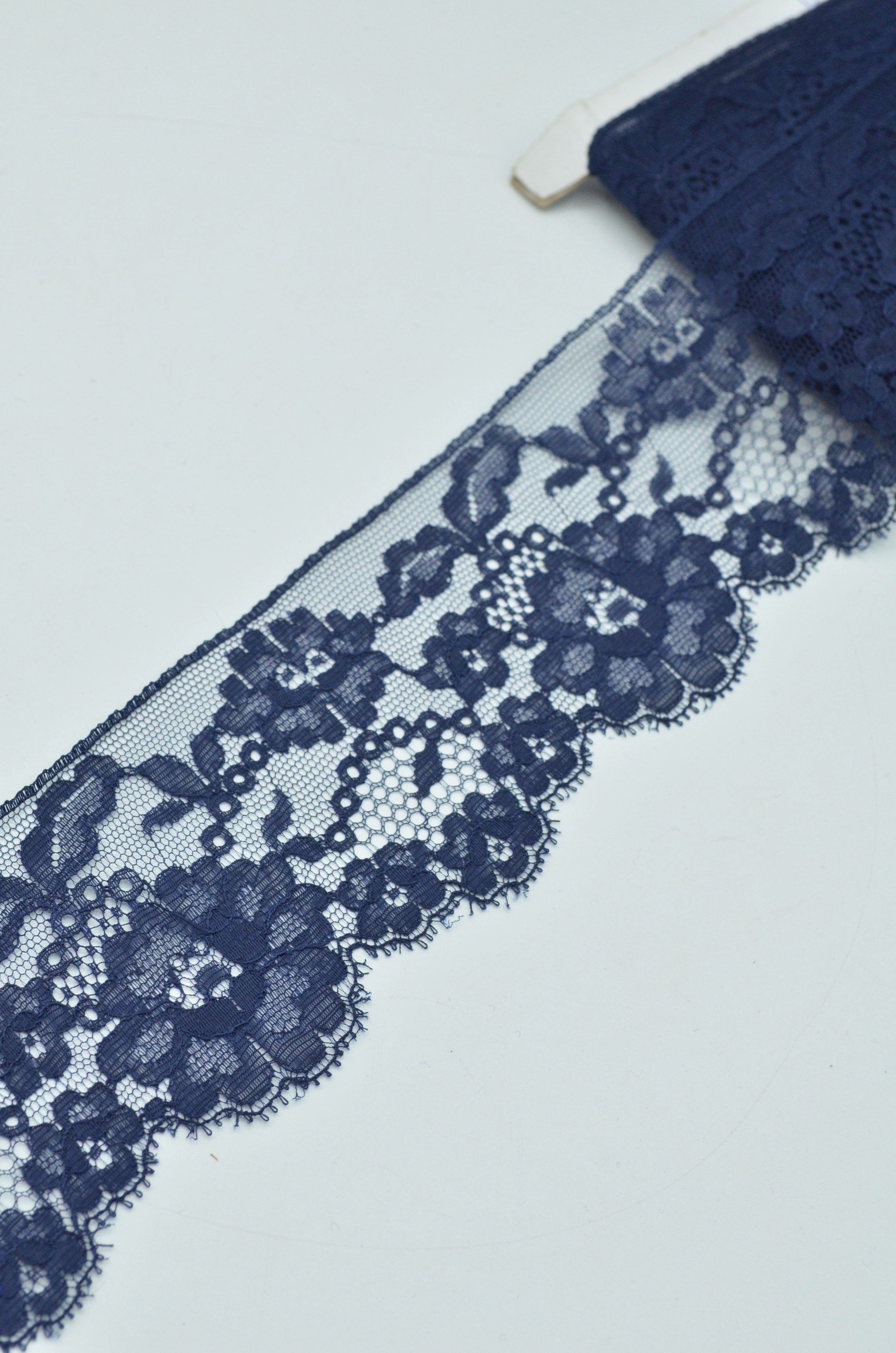 Dantela Bleumarin, 70mm