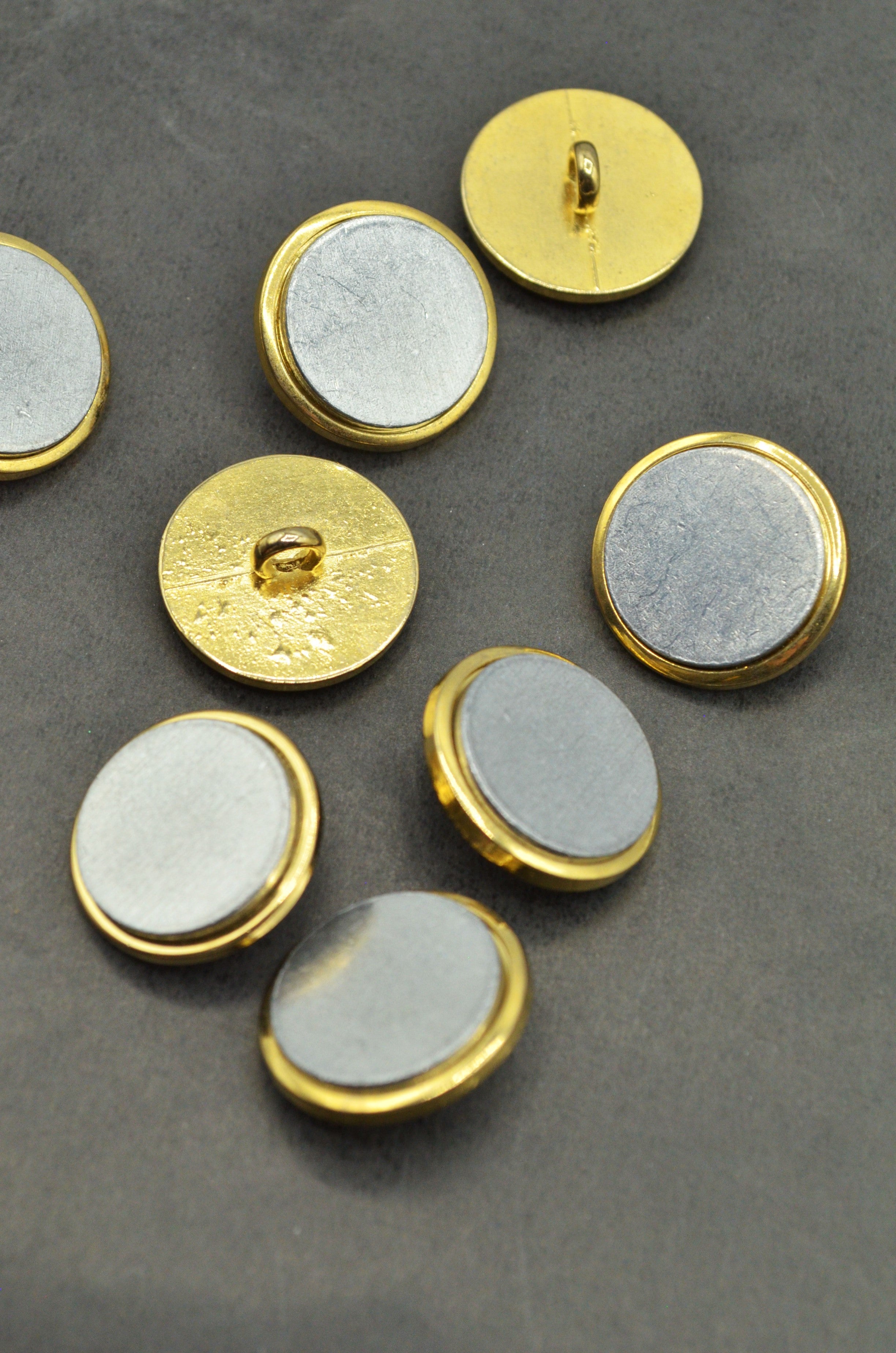 Nasturi Metalici 20mm, Auriu Cu Argintiu