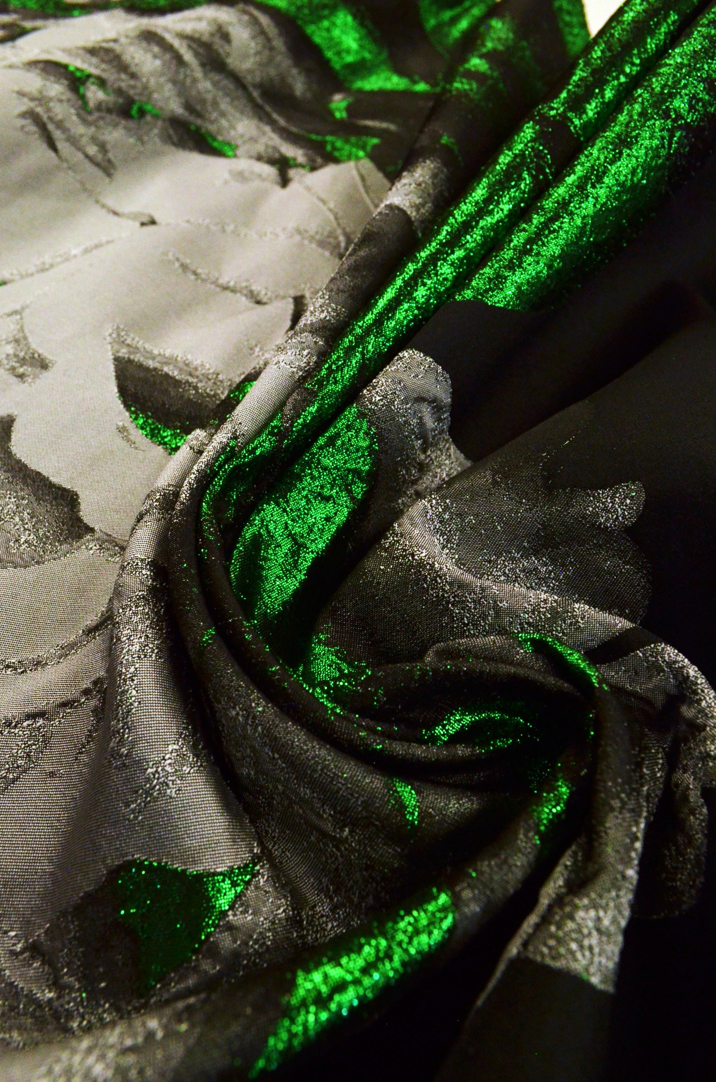 Brocard Cu Fir Lame, Verde