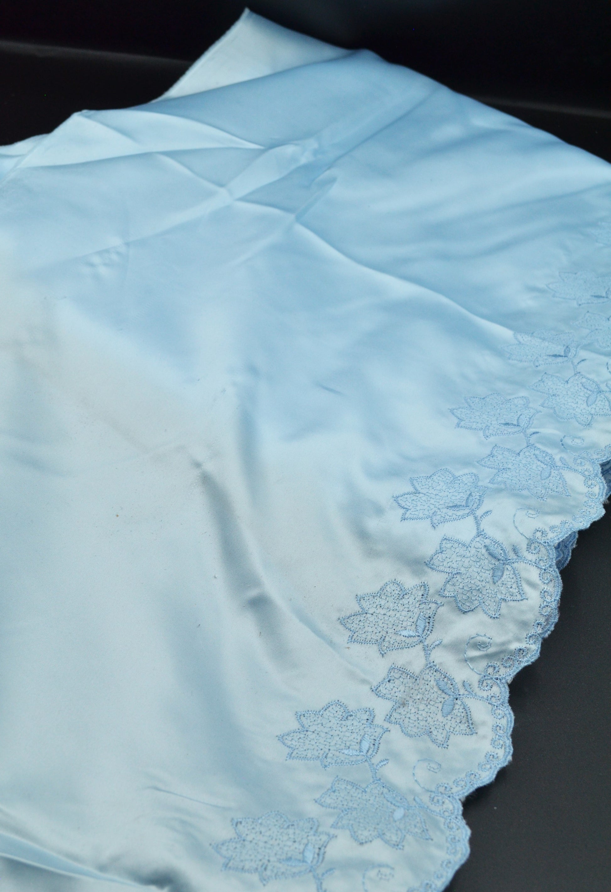 Bordura Din Saten Bleu Brodata, 30cm