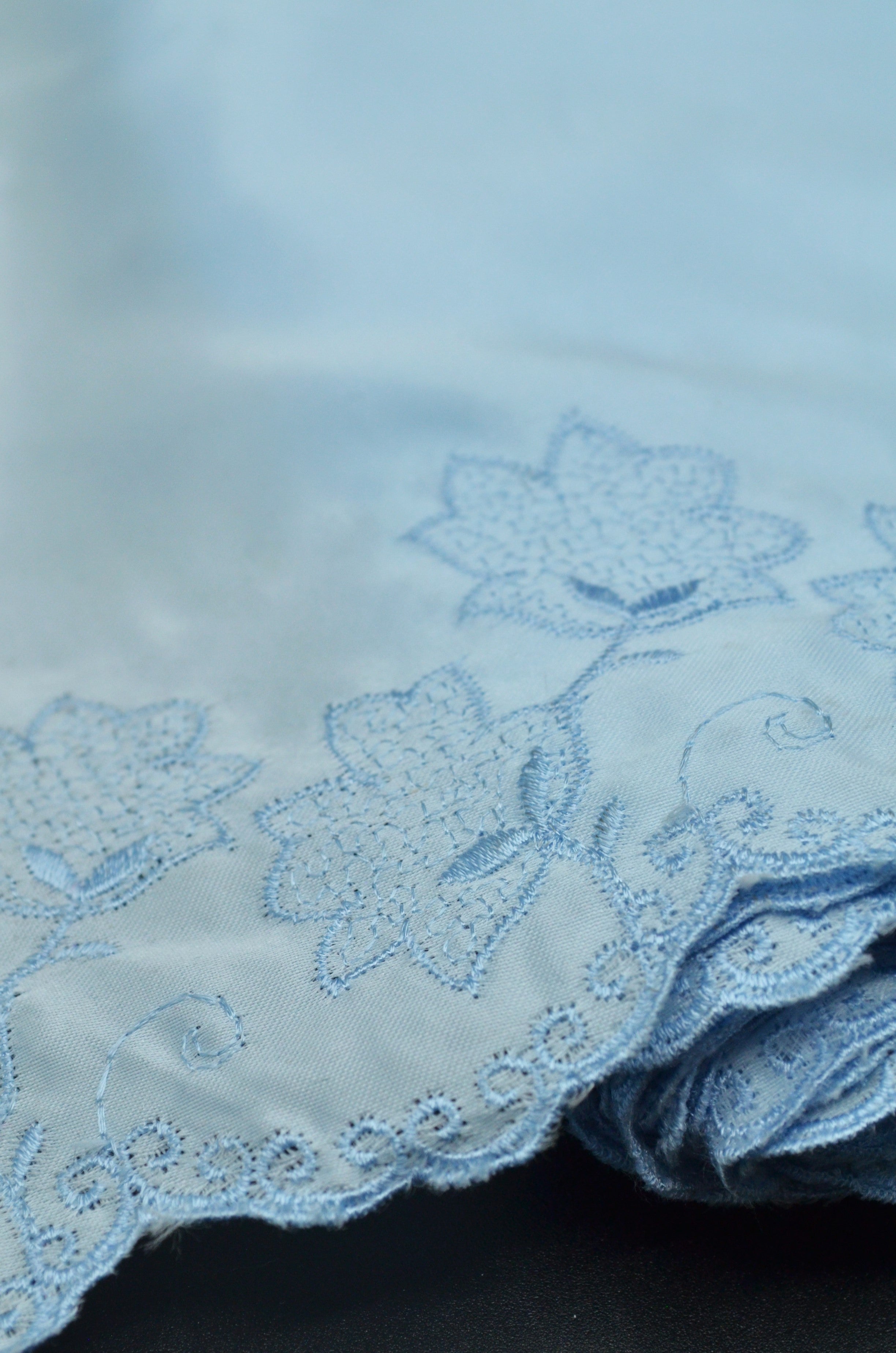 Bordura Din Saten Bleu Brodata, 30cm