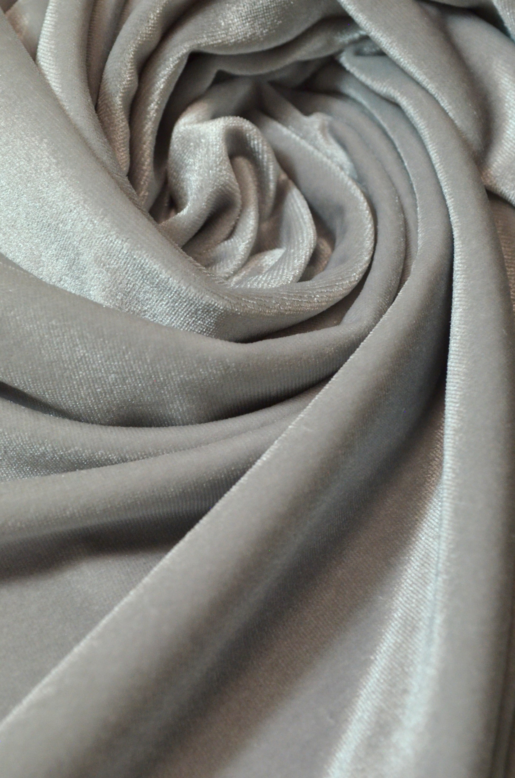 Catifea Elastica, Gri Deschis
