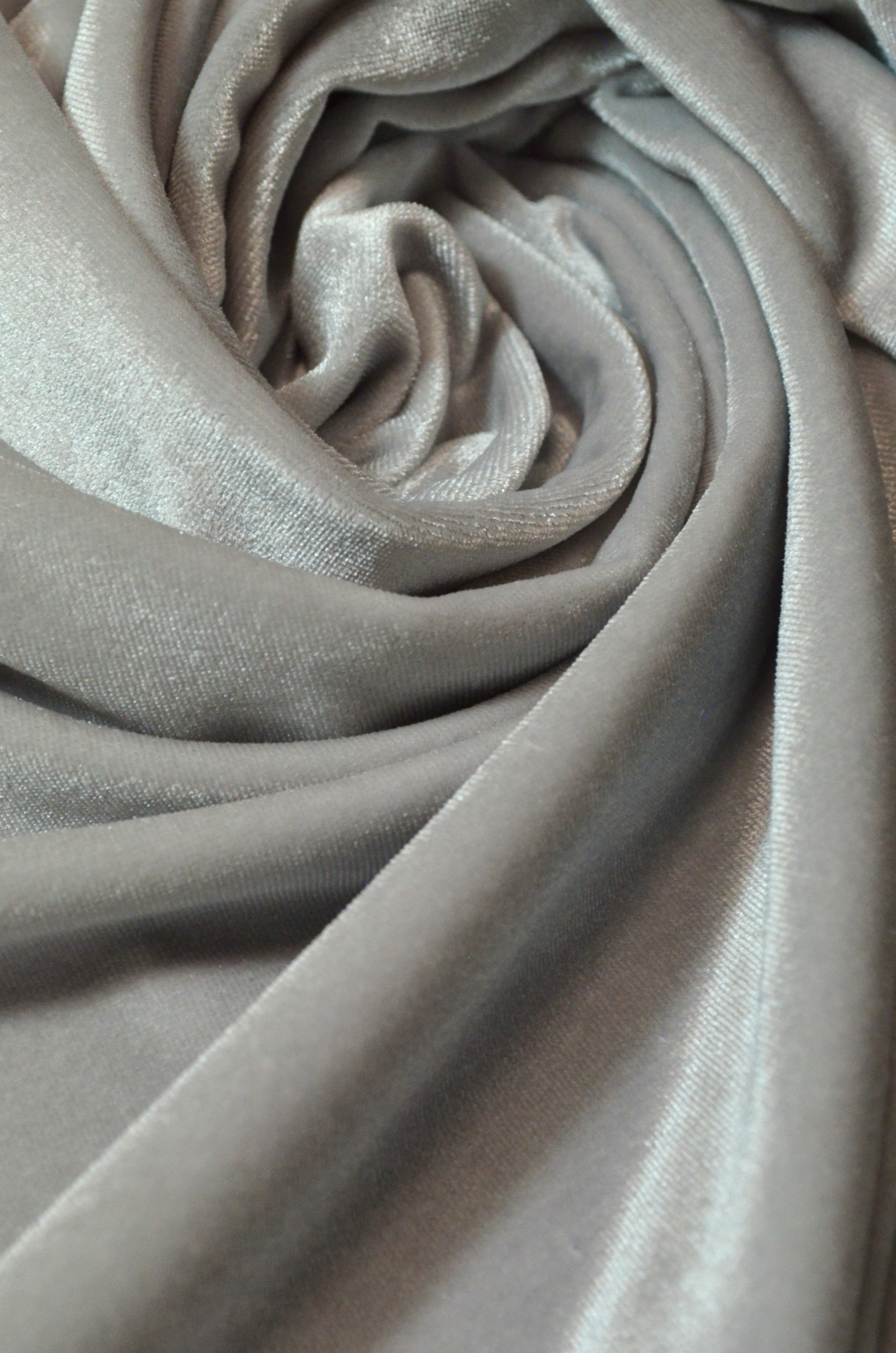 Catifea Elastica, Gri Deschis