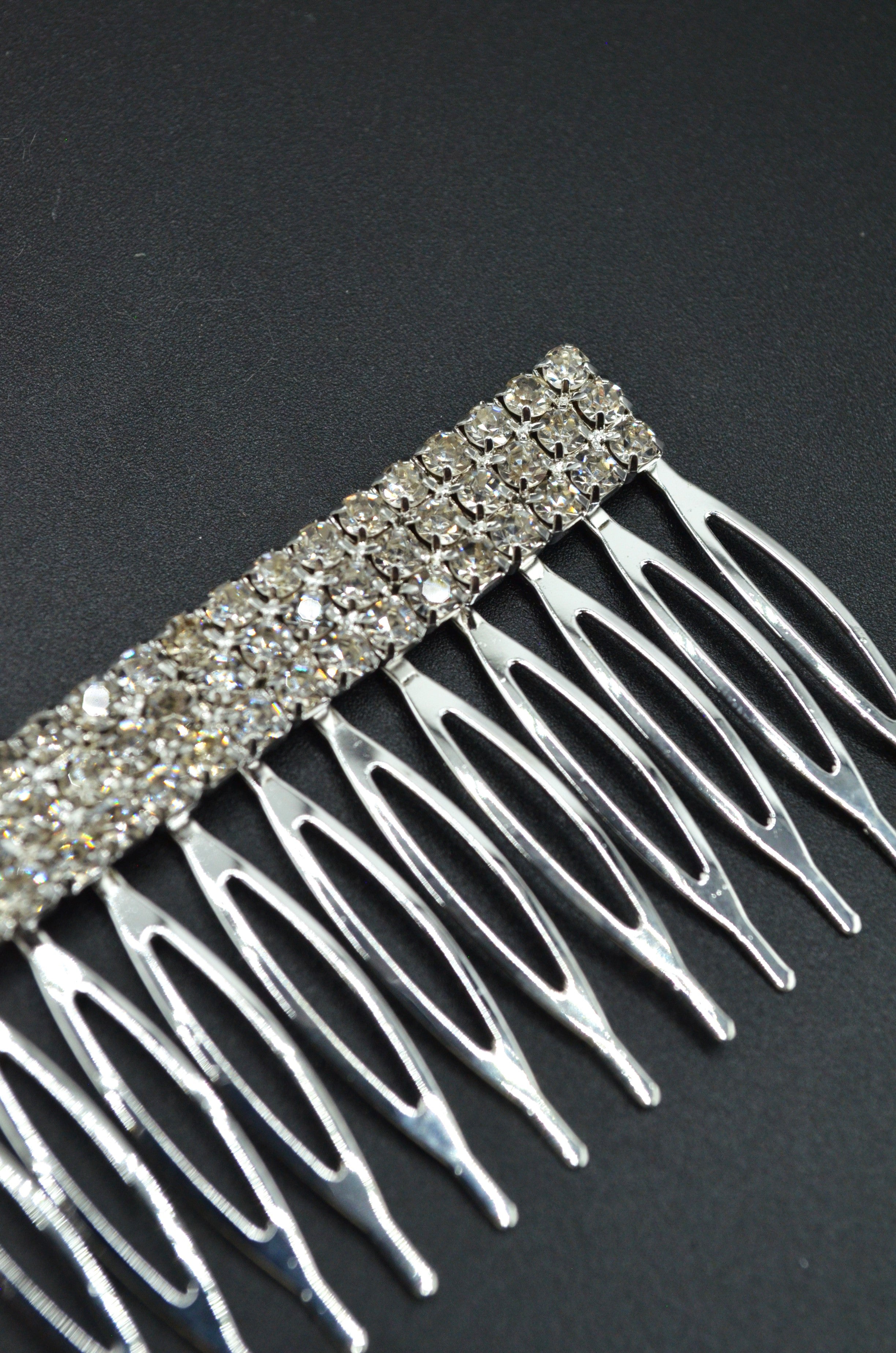 Pieptan Metalic Cu 3 Randuri De Strasuri, 60x40mm