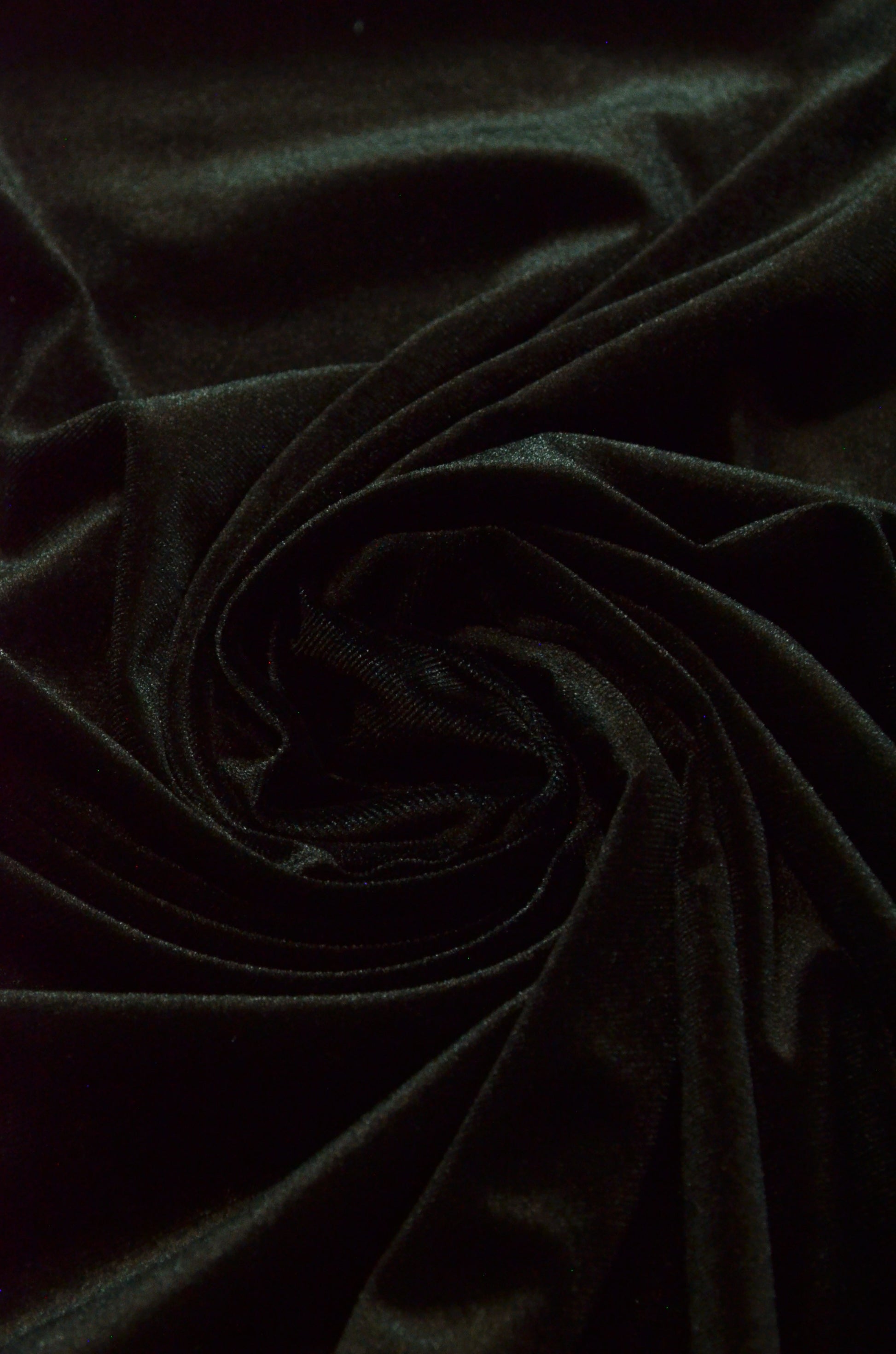 Catifea Elastica, Negru