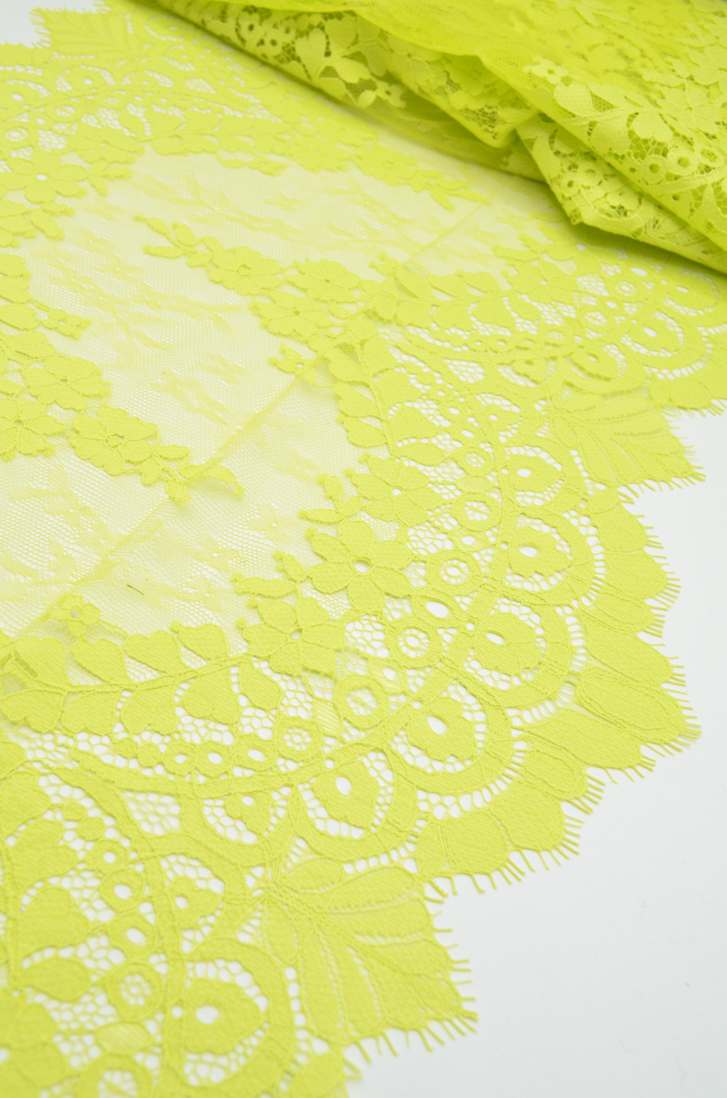 Dantela Chantilly 38x300cm, Verde Lime