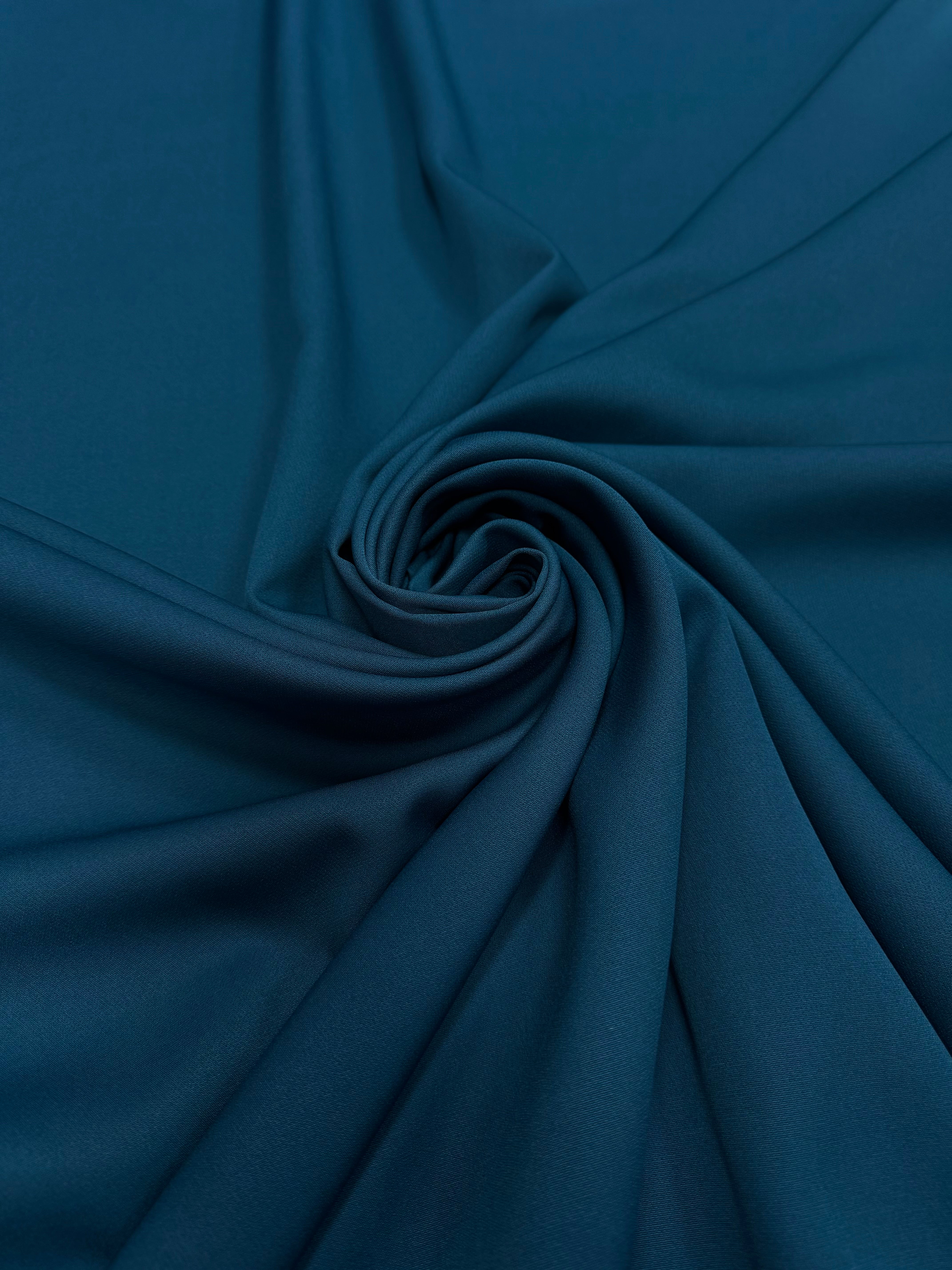 Barbie, Turcoaz Închis