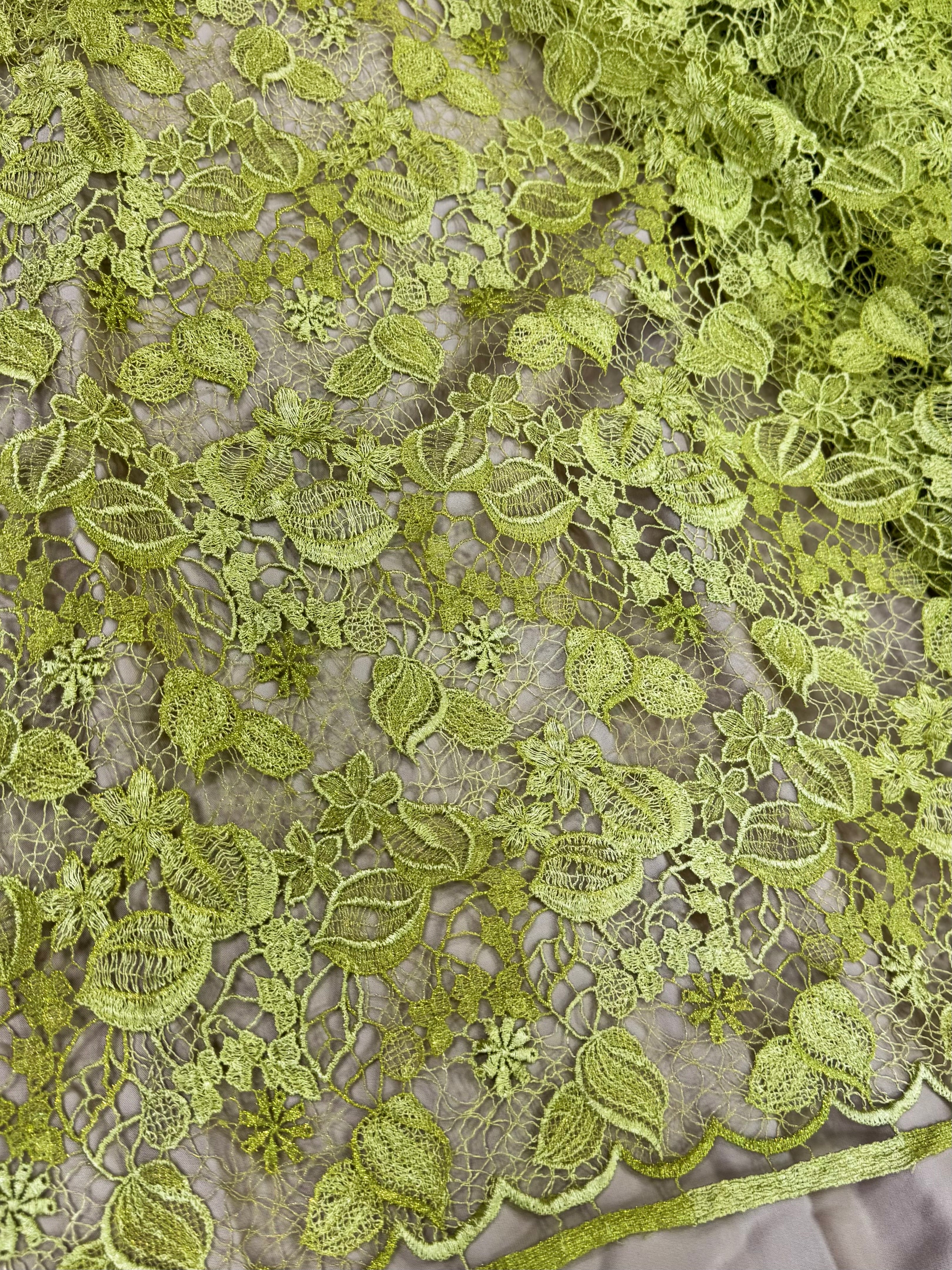 Broderie cu fir lurex