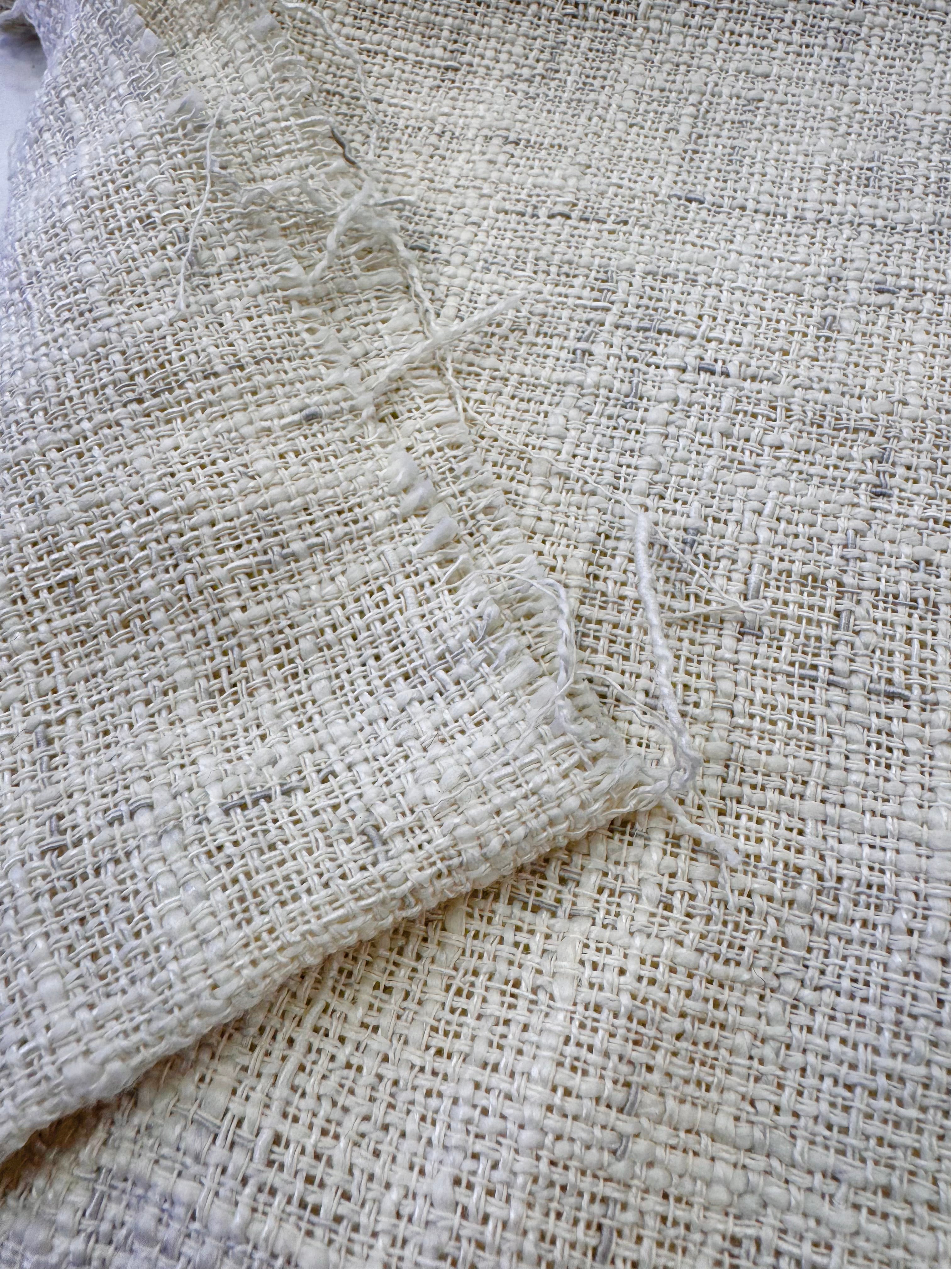 Stofa Tip Chanel subtire, Crem Cu Insertii Gri Deschis