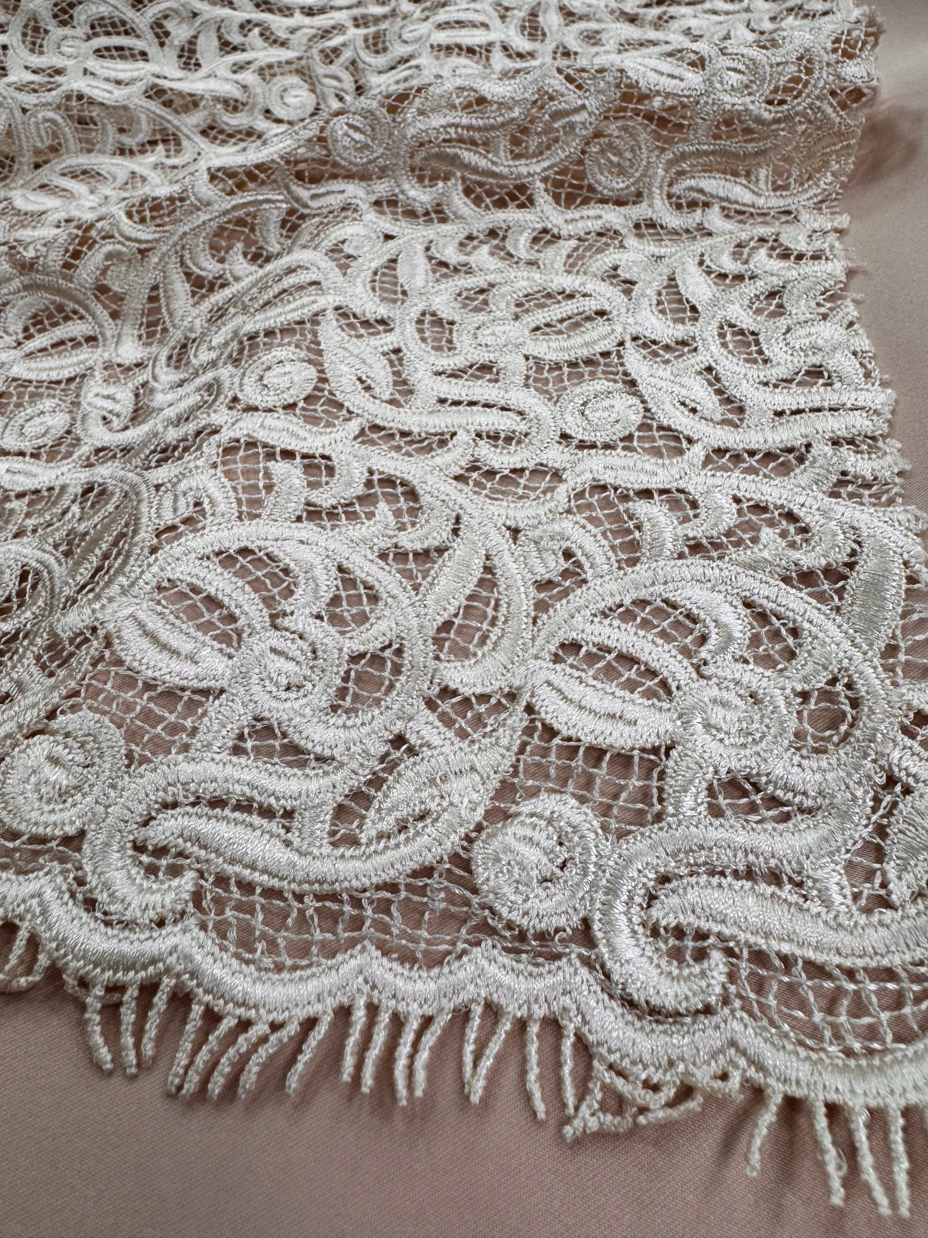 Cupon Broderie Sparta, Crem 120x120cm