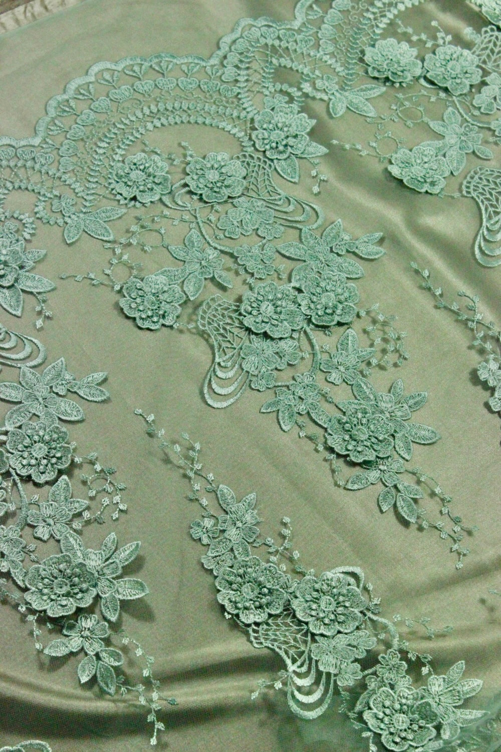 Broderie 3D Pe Tull, Vernil