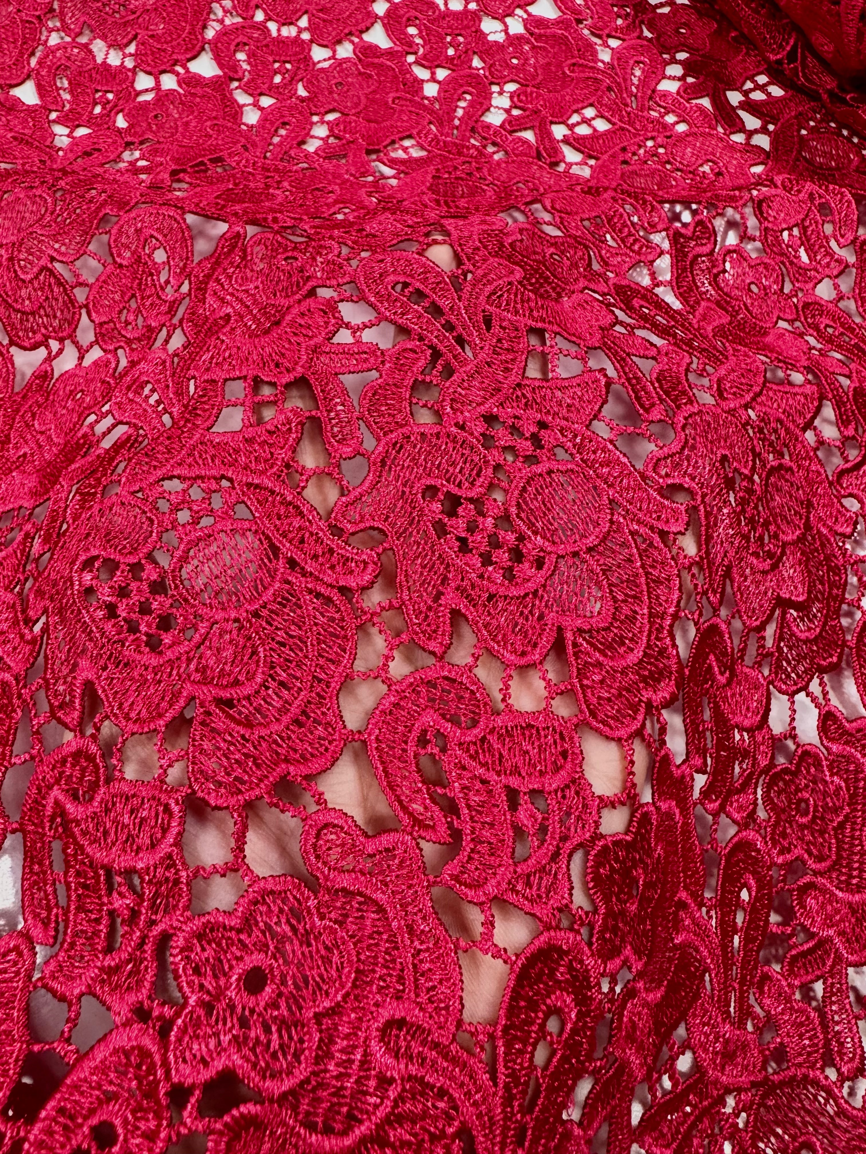 Broderie Sparta, Trandafiriu