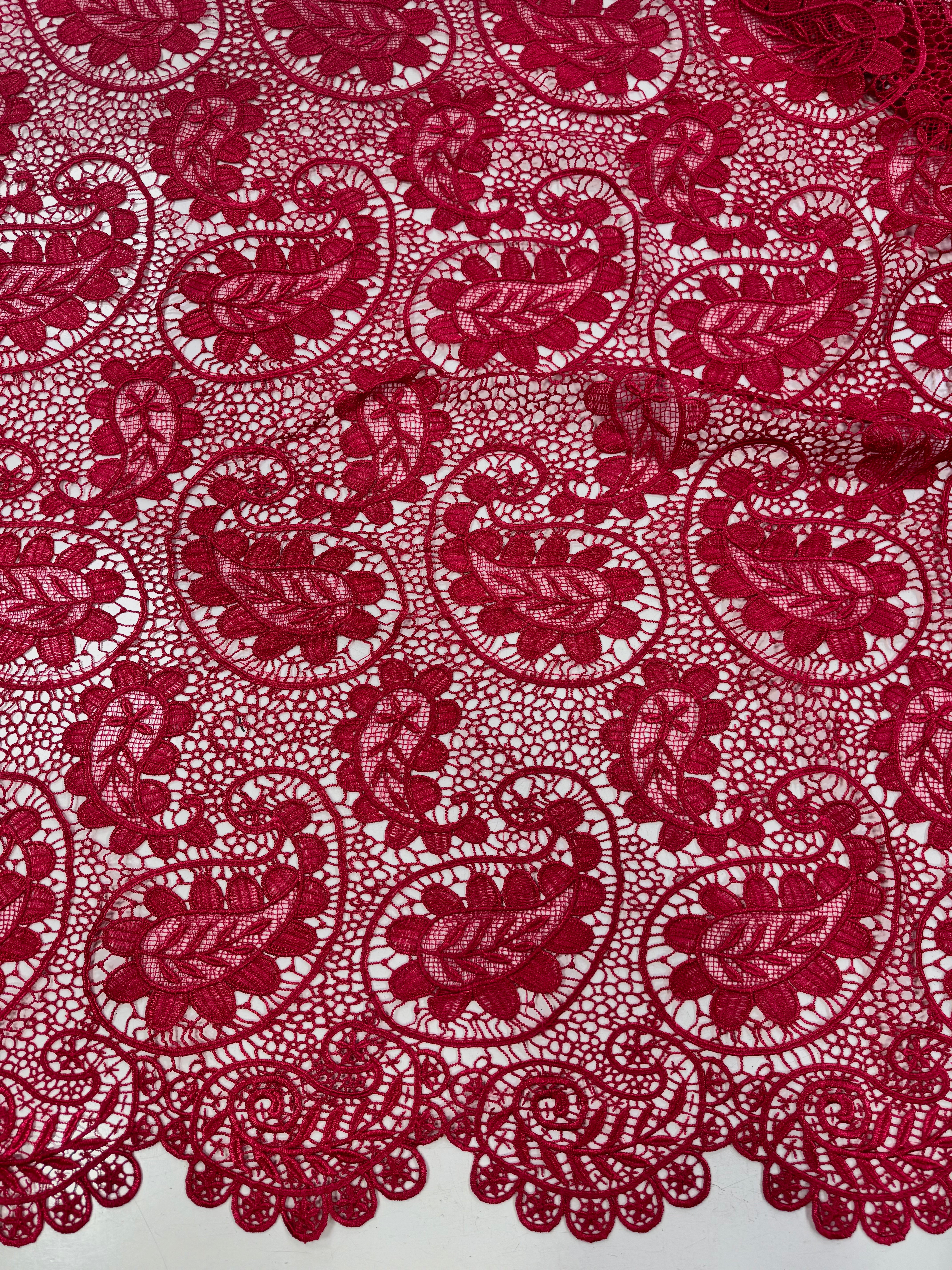 Broderie Sparta, Trandafiriu