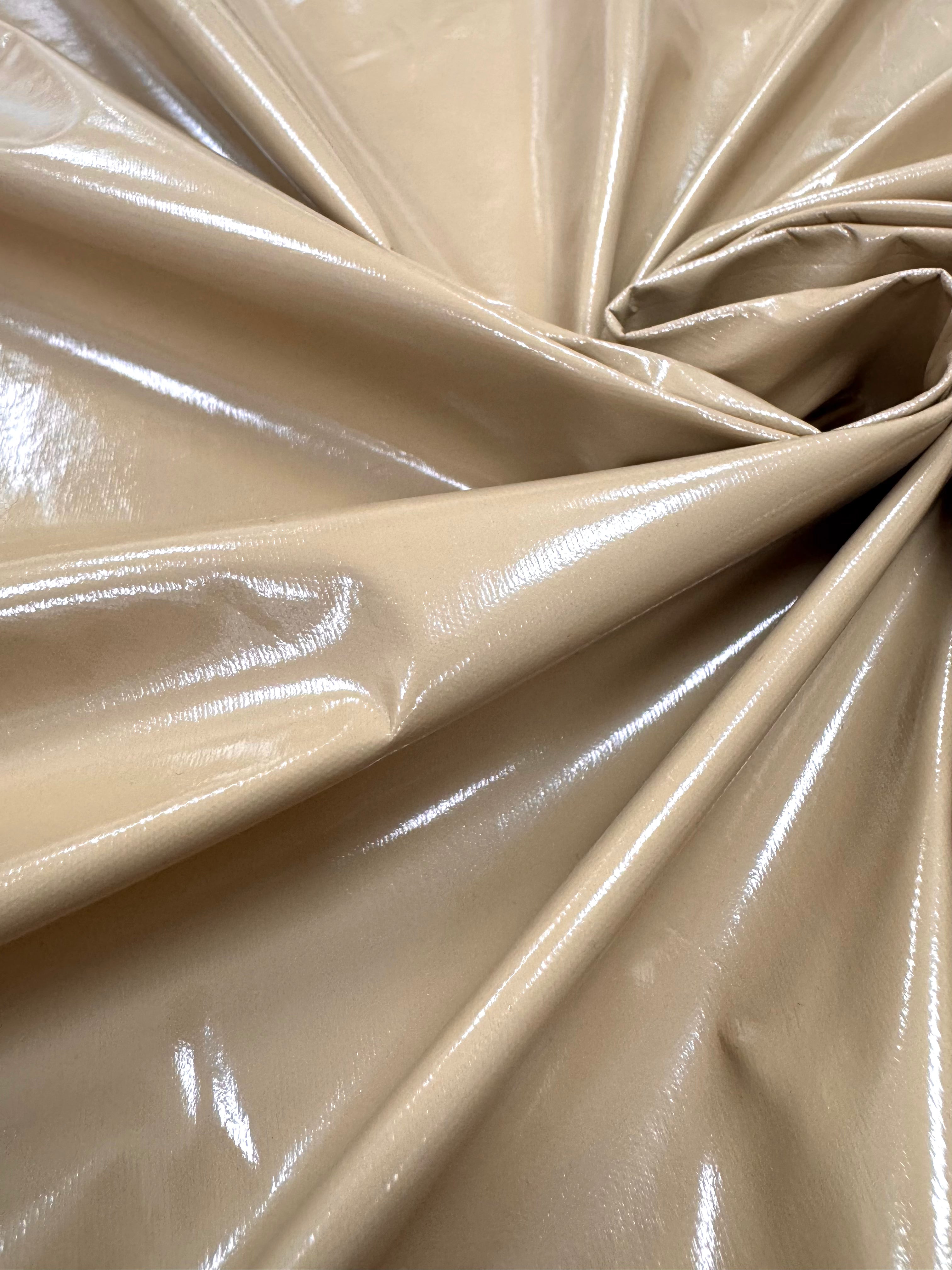 Țesătură latex imitație de piele lăcuită cu elastan - Bej