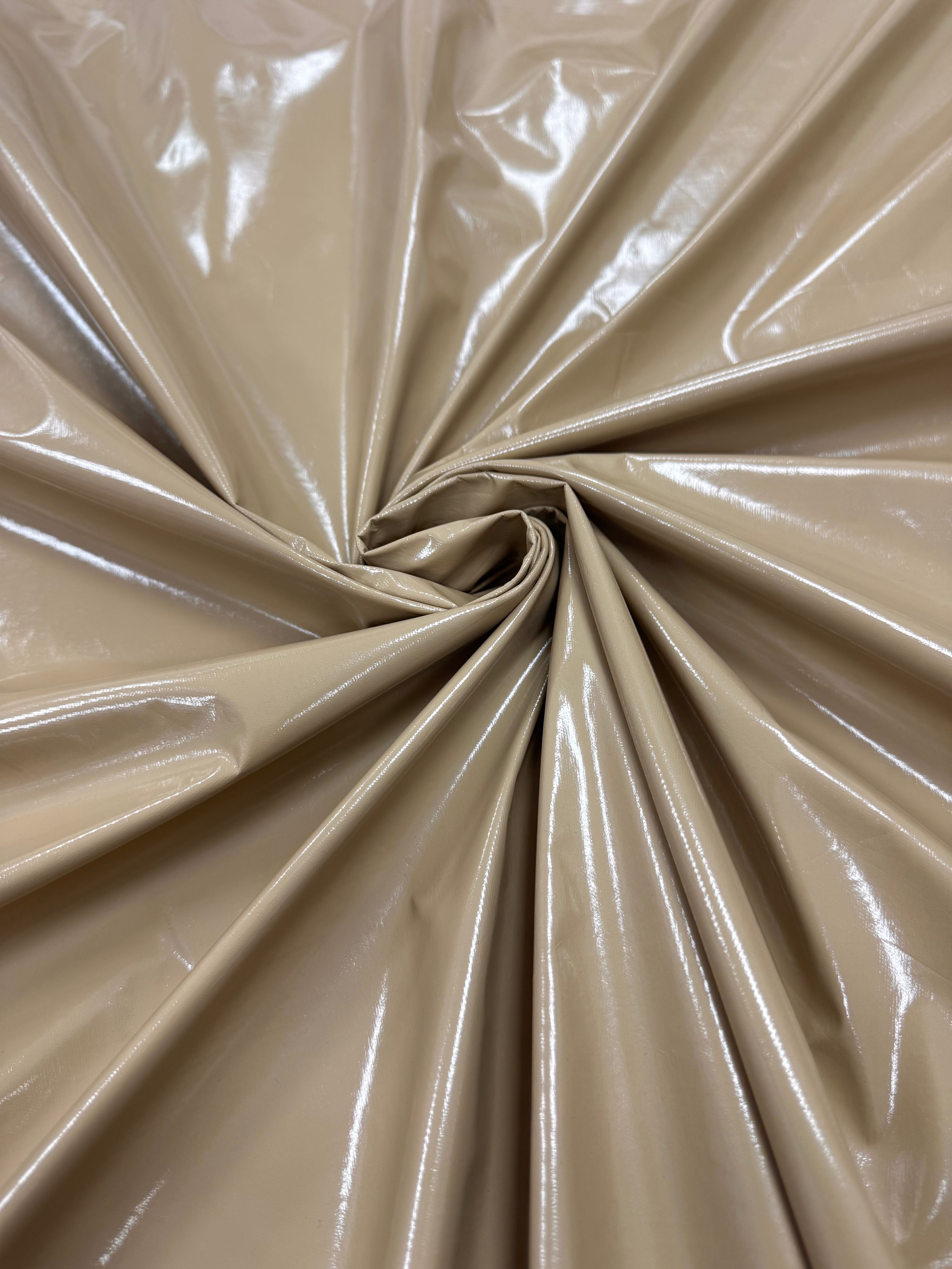 Țesătură latex imitație de piele lăcuită cu elastan - Bej