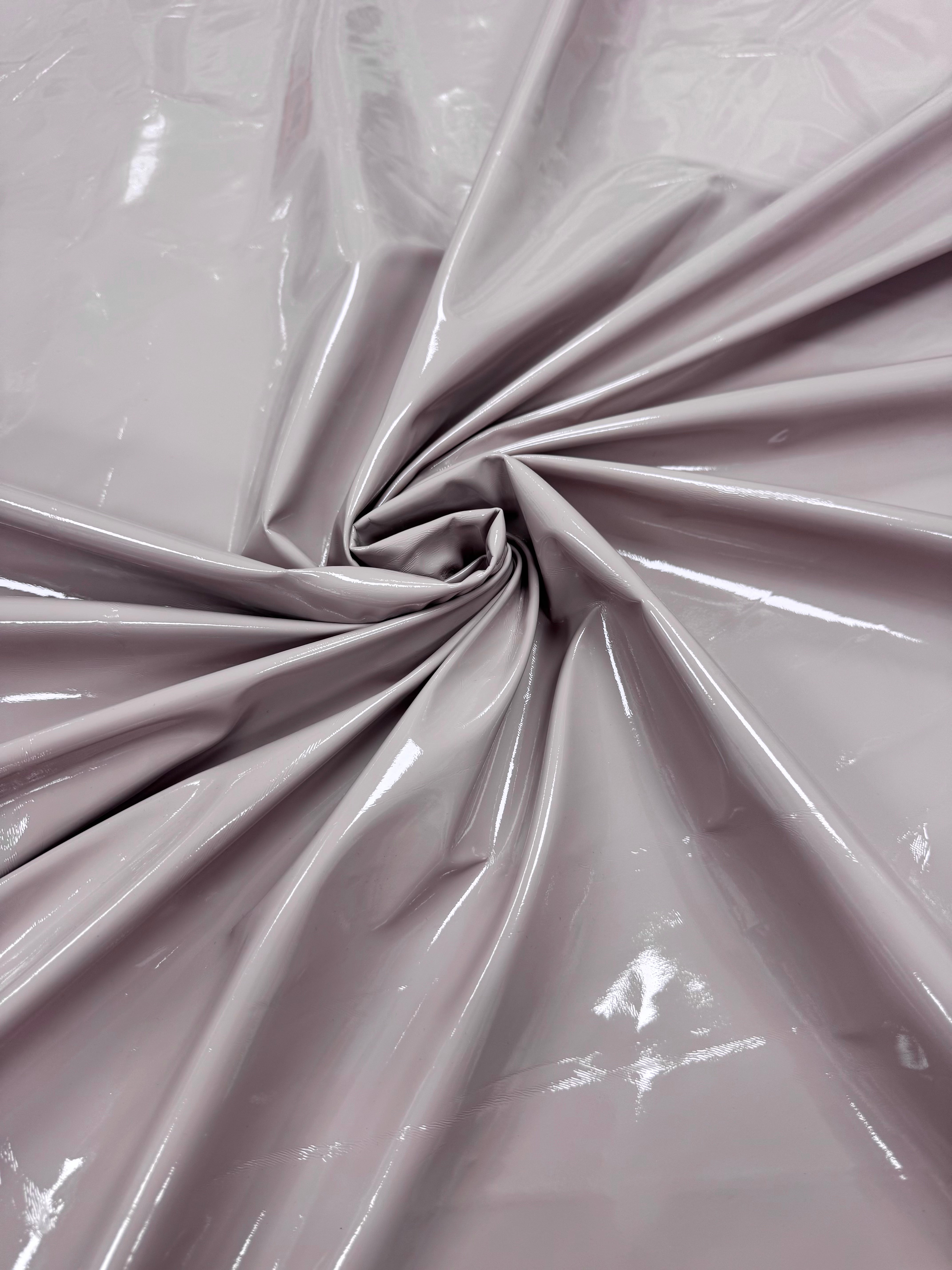 Țesătură latex imitație de piele lăcuită cu elastan - Bej Roze