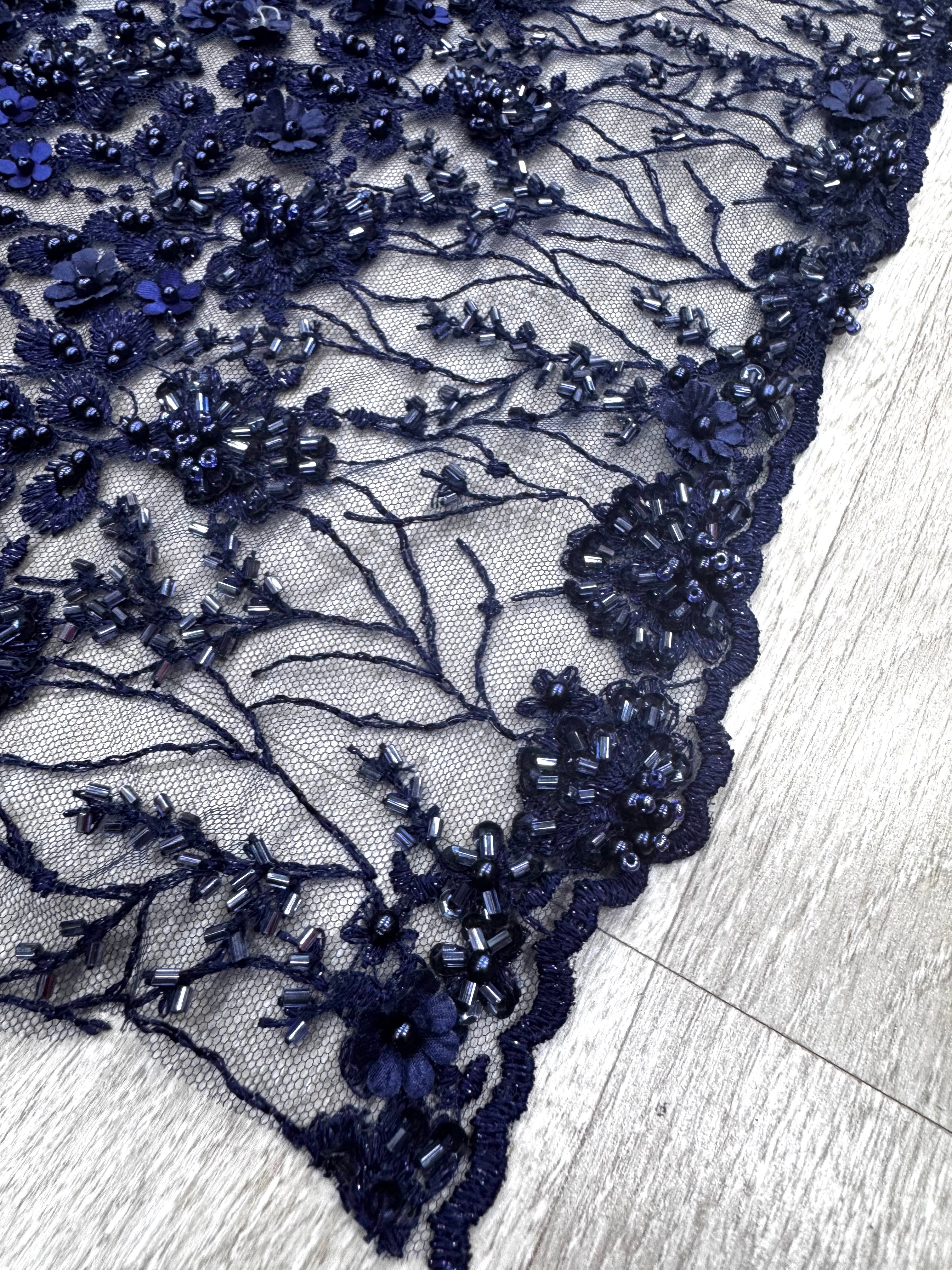 Broderie pe Tull cu margele Bleumarin - Latime 1.20m