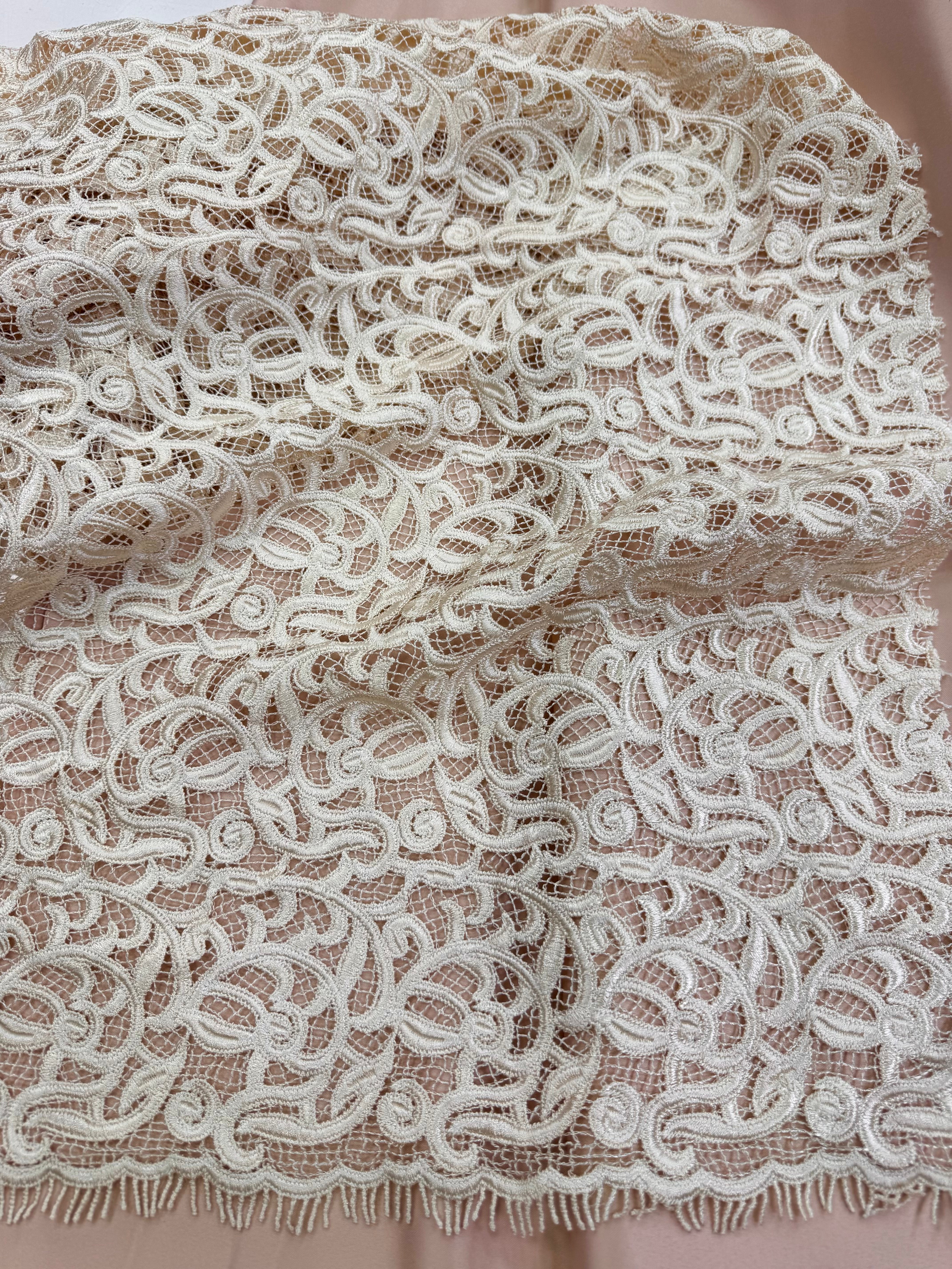 Cupon Broderie Sparta, Crem 120x120cm