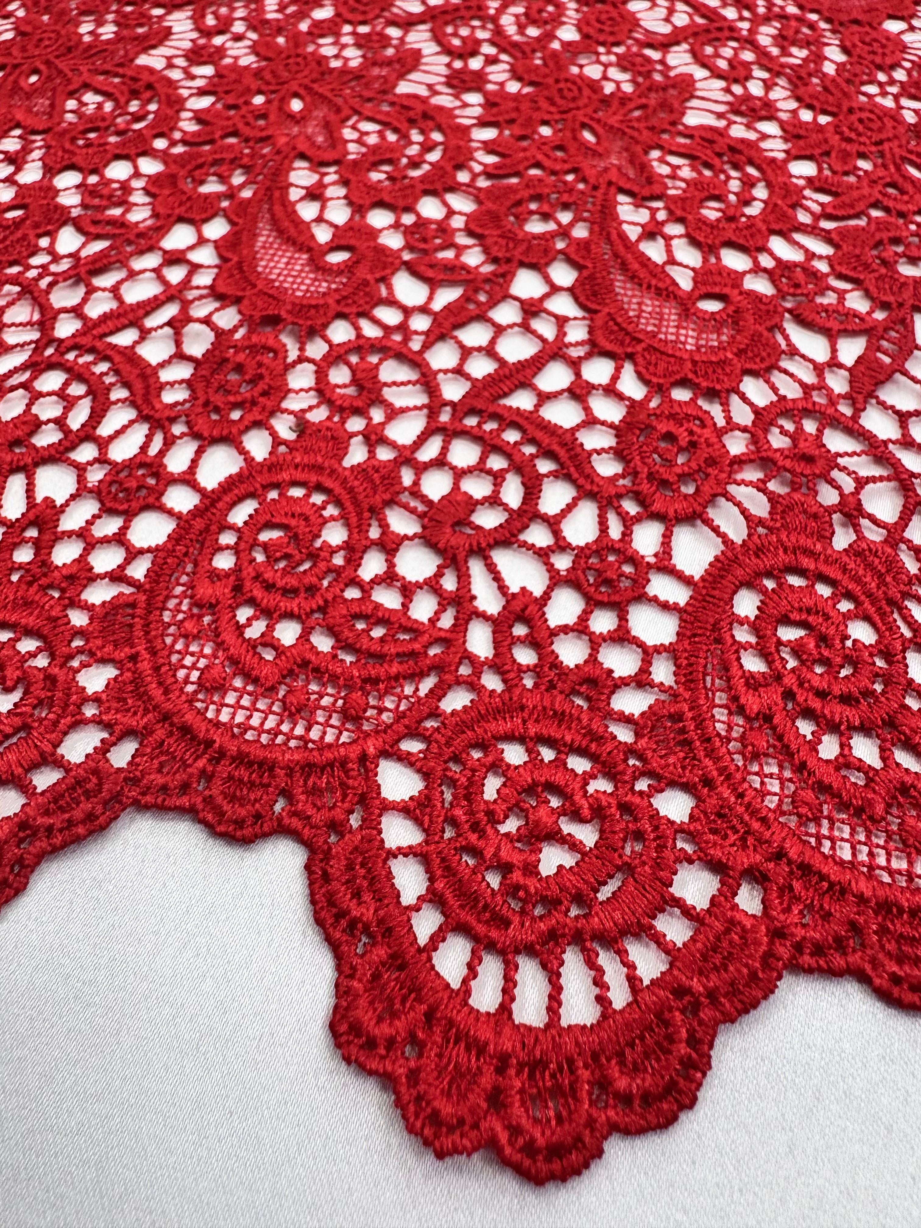 Broderie Sparta, Rosu