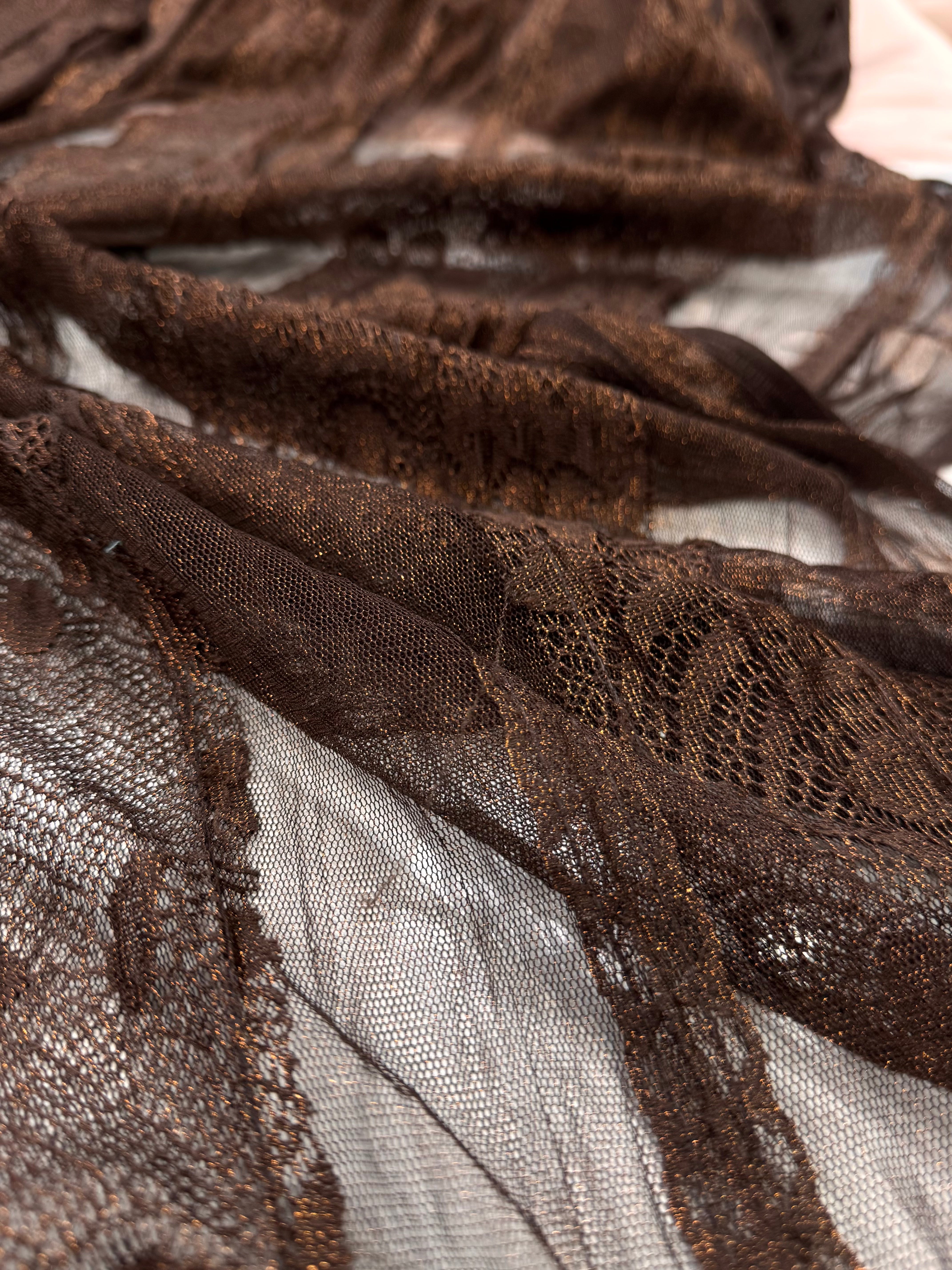 Dantela elastica pe Tull - Maro si fir lurex