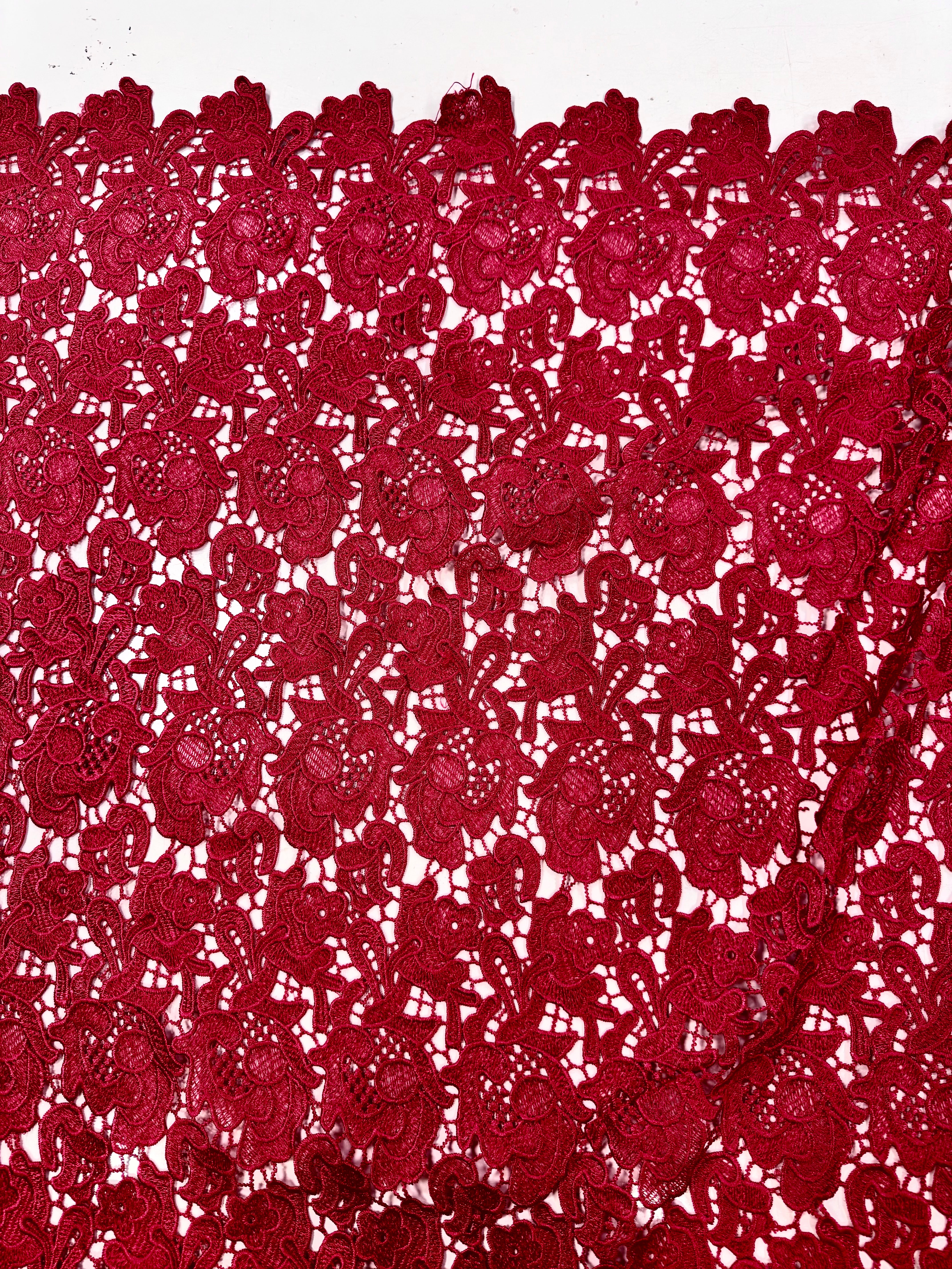 Broderie Sparta, Trandafiriu