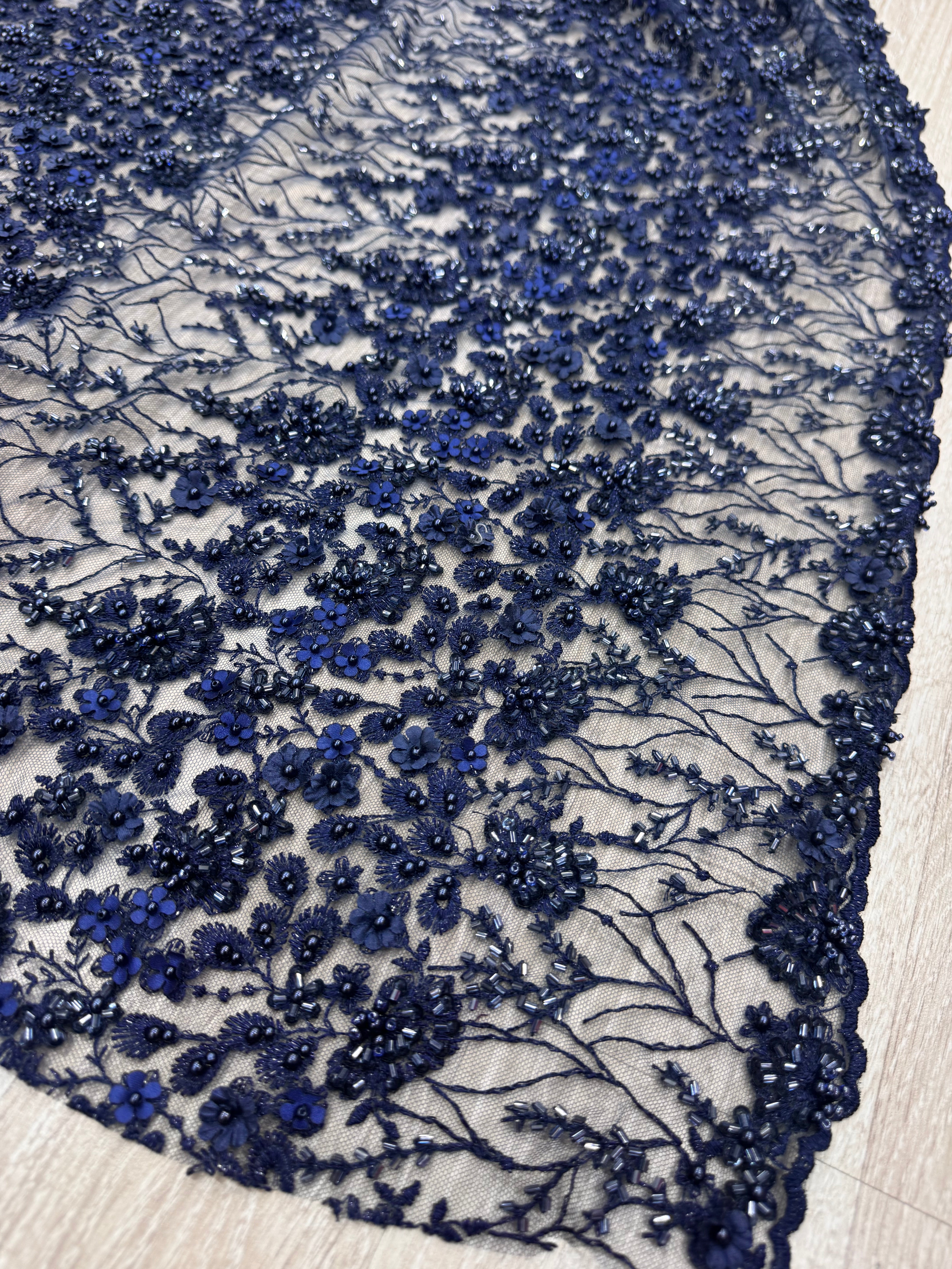 Broderie pe Tull cu margele Bleumarin - Latime 1.20m