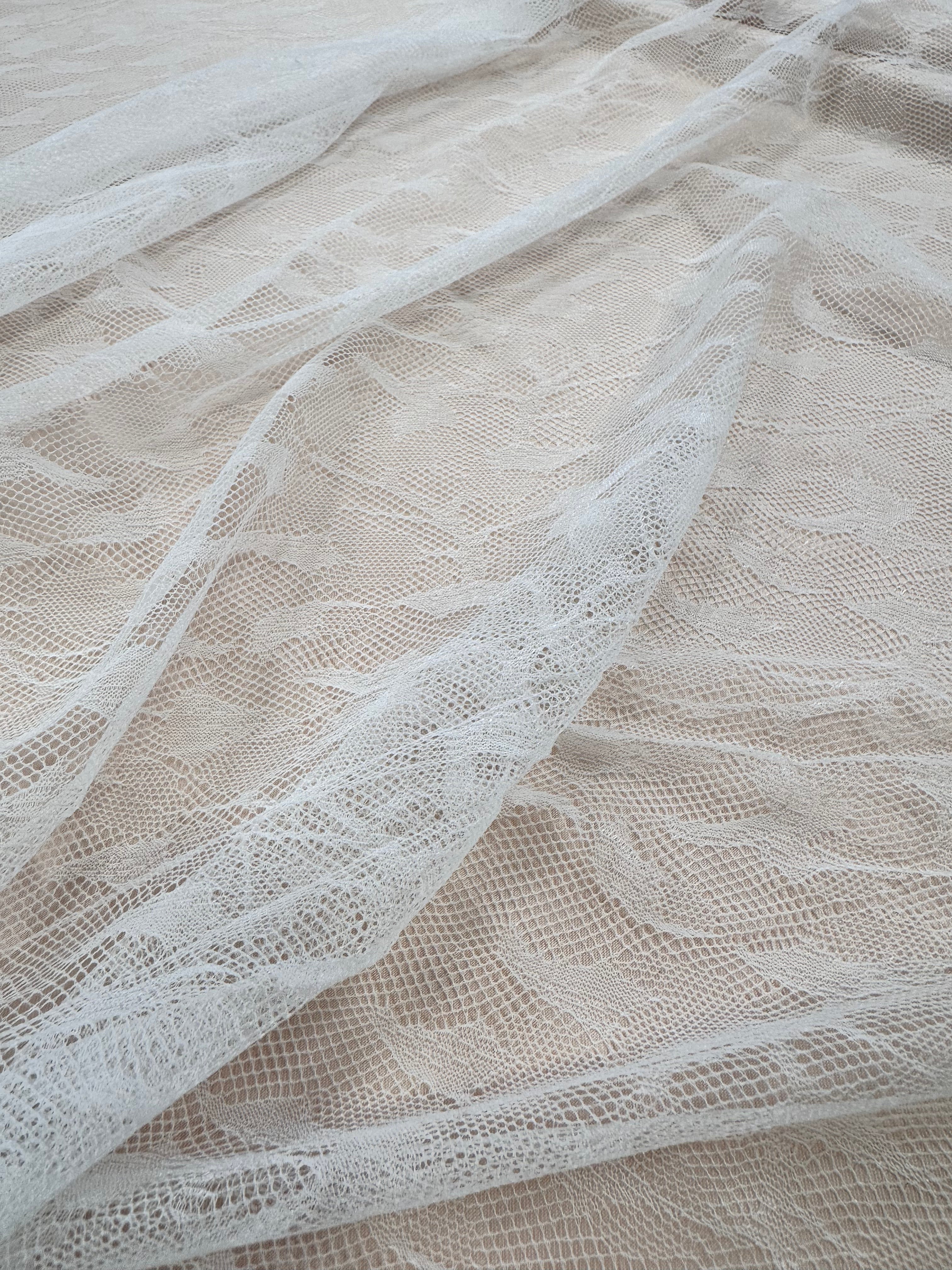 Dantela fină elastică Ivoire
