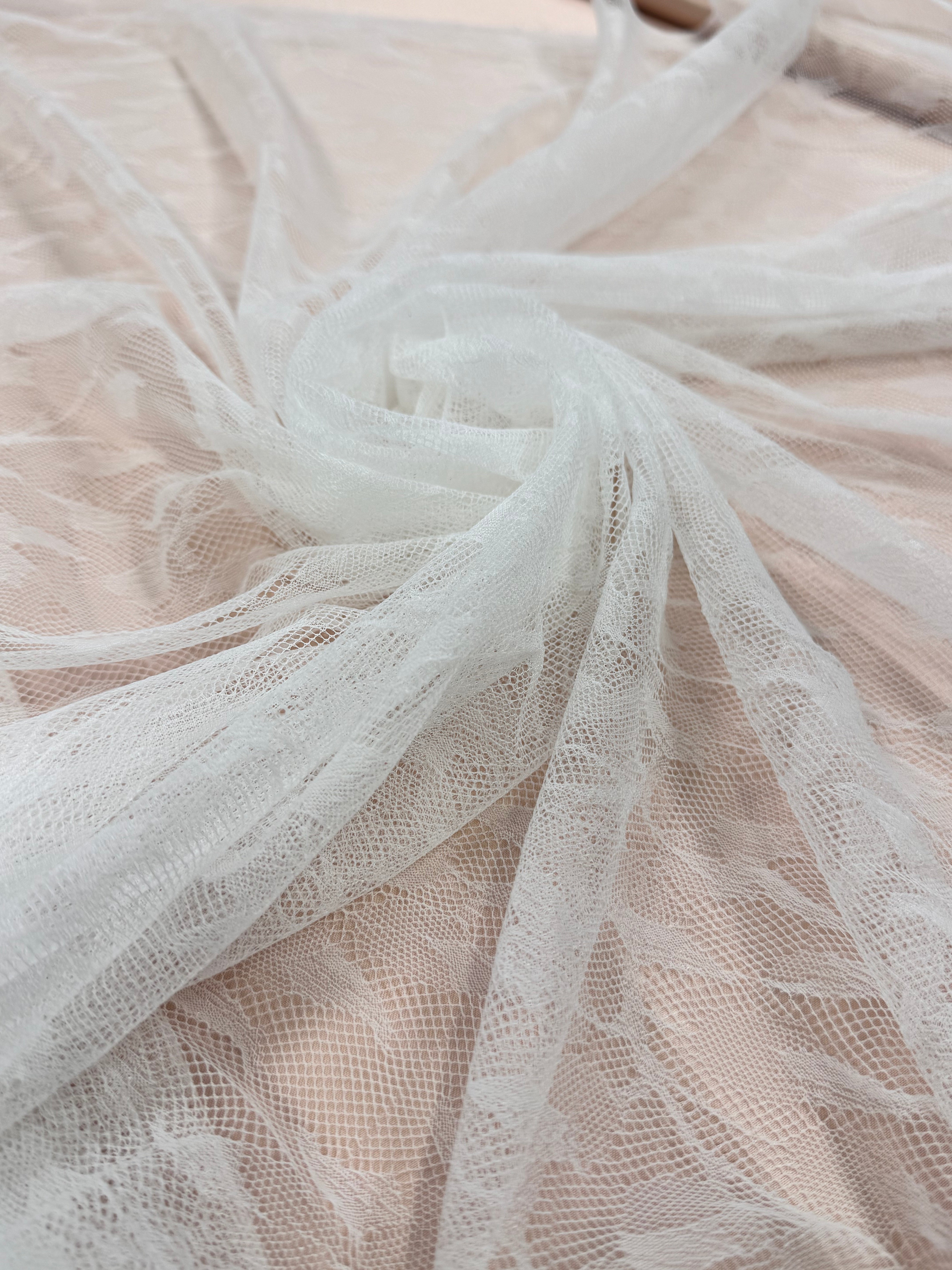 Dantela fină elastică Ivoire