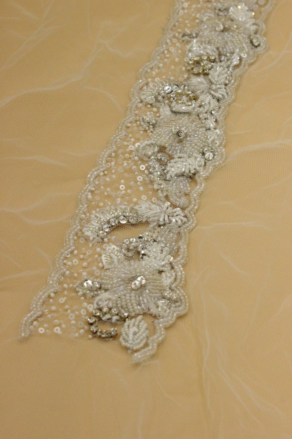 Aplicatie Cu Margele Si Pietre, Bucata 35 x 5cm, Ivoire